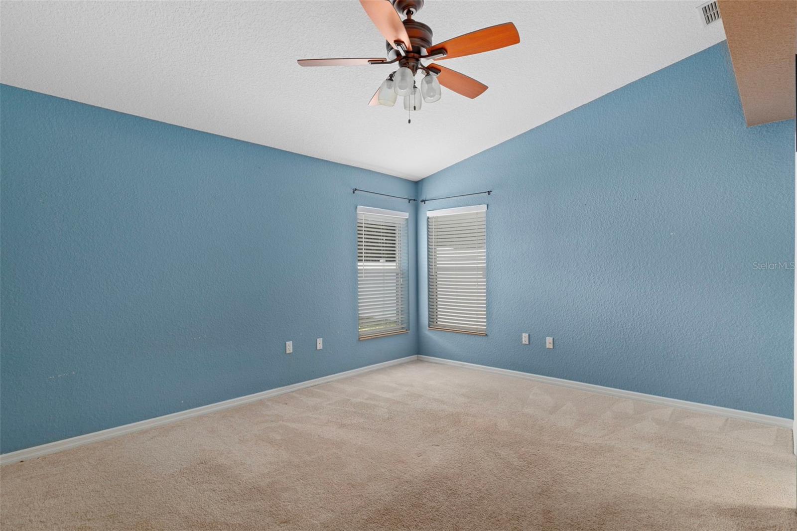 Image 22 of 47 For 1315 Leeward Avenue