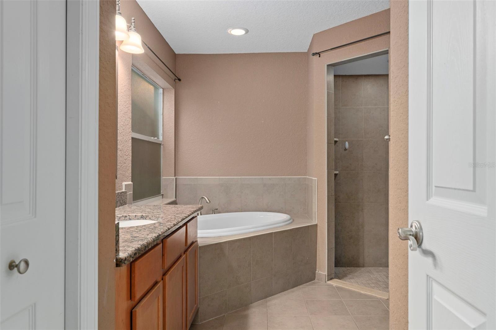 Image 27 of 47 For 1315 Leeward Avenue