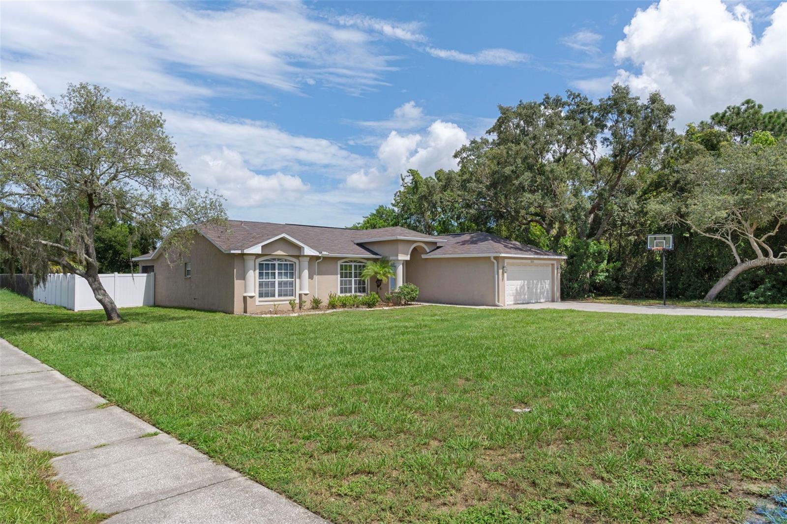 Image 3 of 47 For 1315 Leeward Avenue