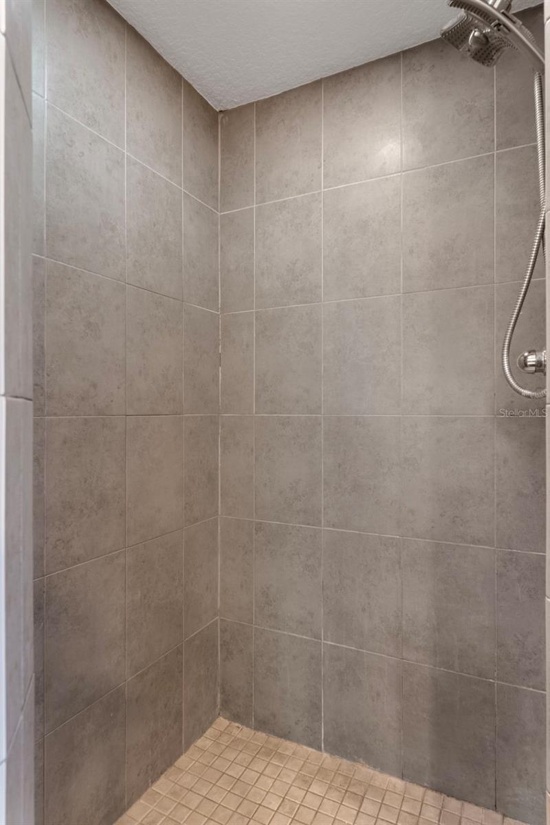 Image 30 of 47 For 1315 Leeward Avenue