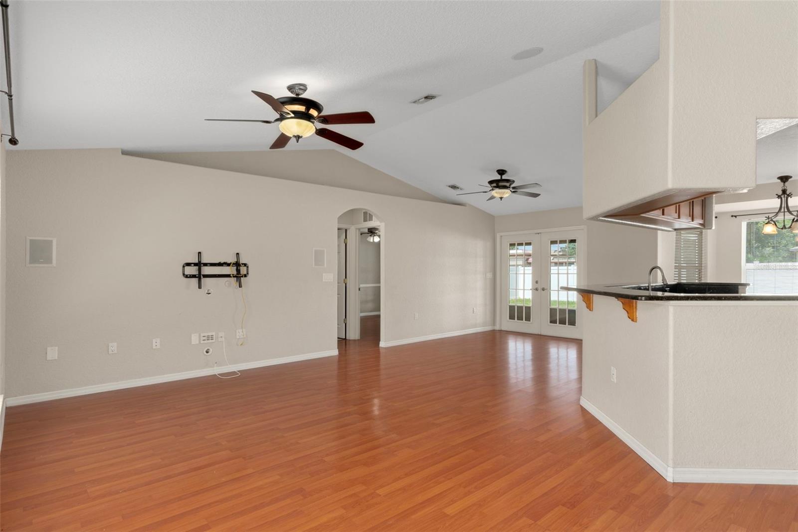 Image 7 of 47 For 1315 Leeward Avenue