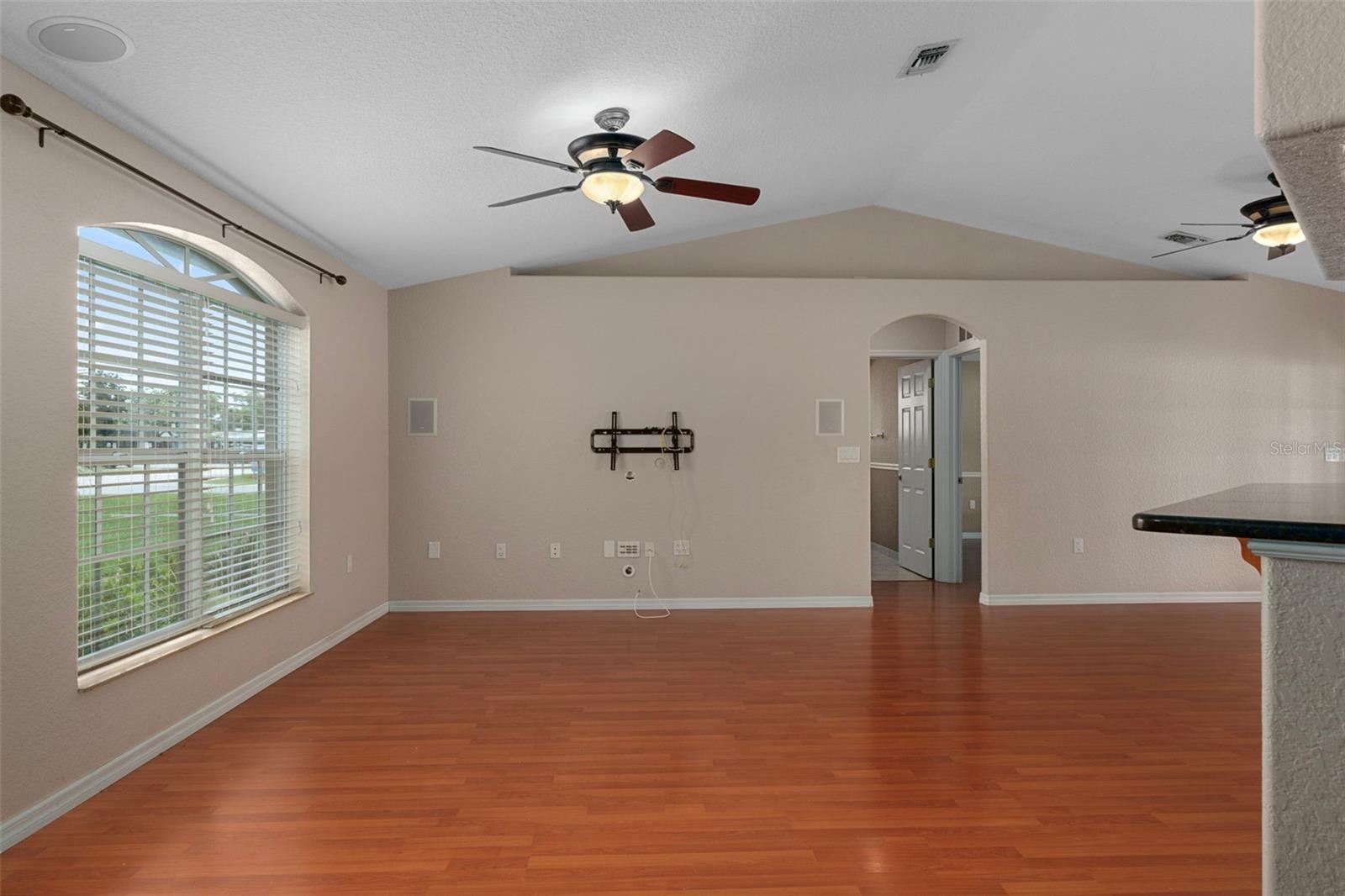 Image 9 of 47 For 1315 Leeward Avenue