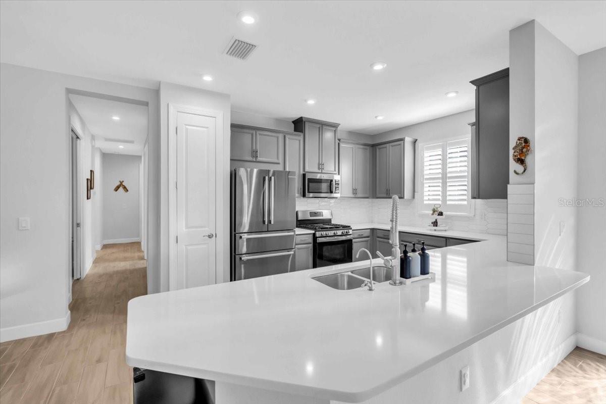 Image 25 of 69 For 10406 Inglenook Terrace
