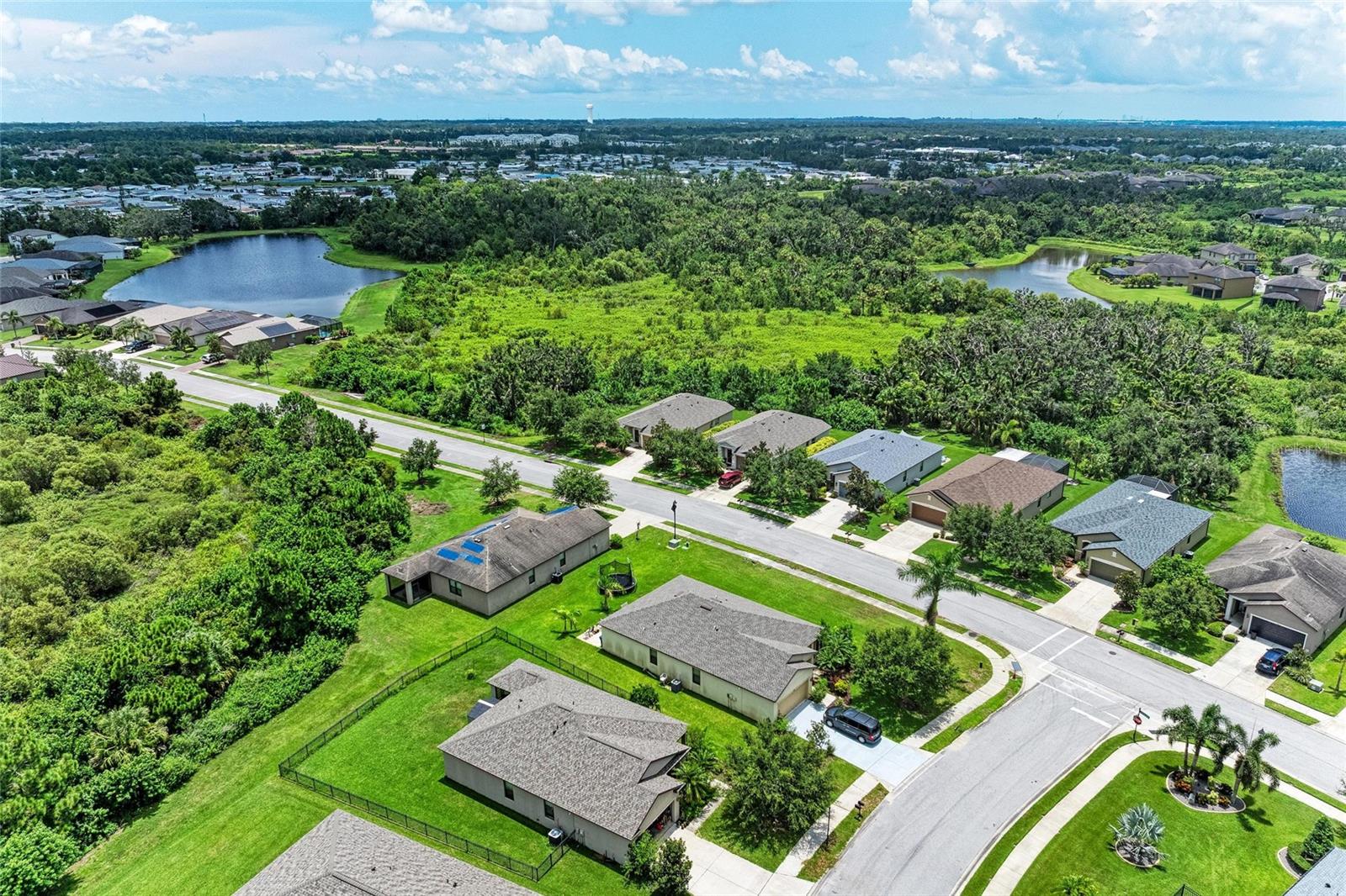 Image 33 of 51 For 10719 55th Court E