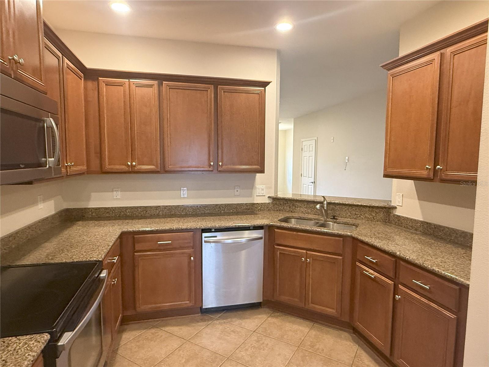 Image 6 of 18 For 7814 Moonstone Drive 6-104