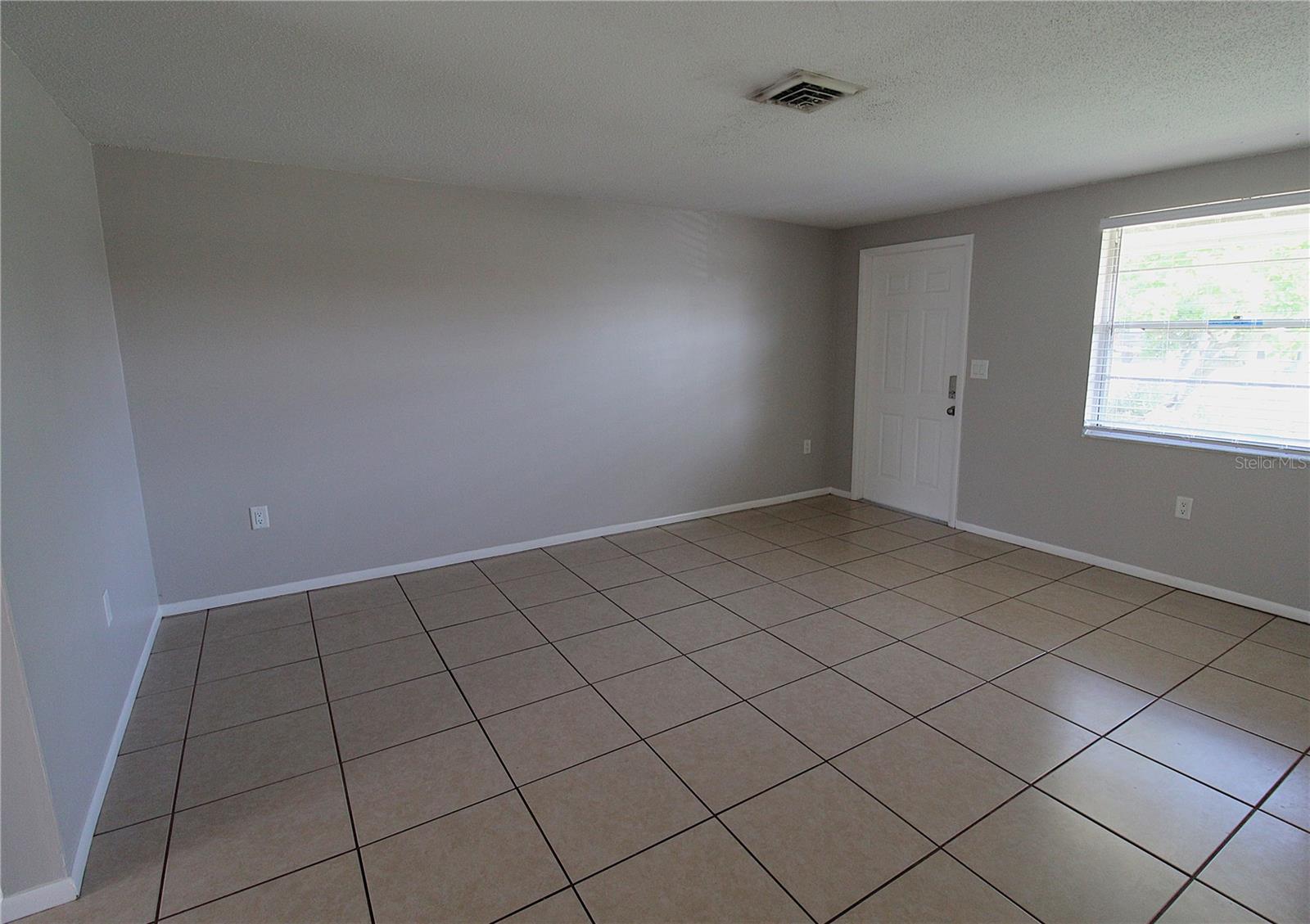 Image 4 of 11 For 536 Briarwood Road