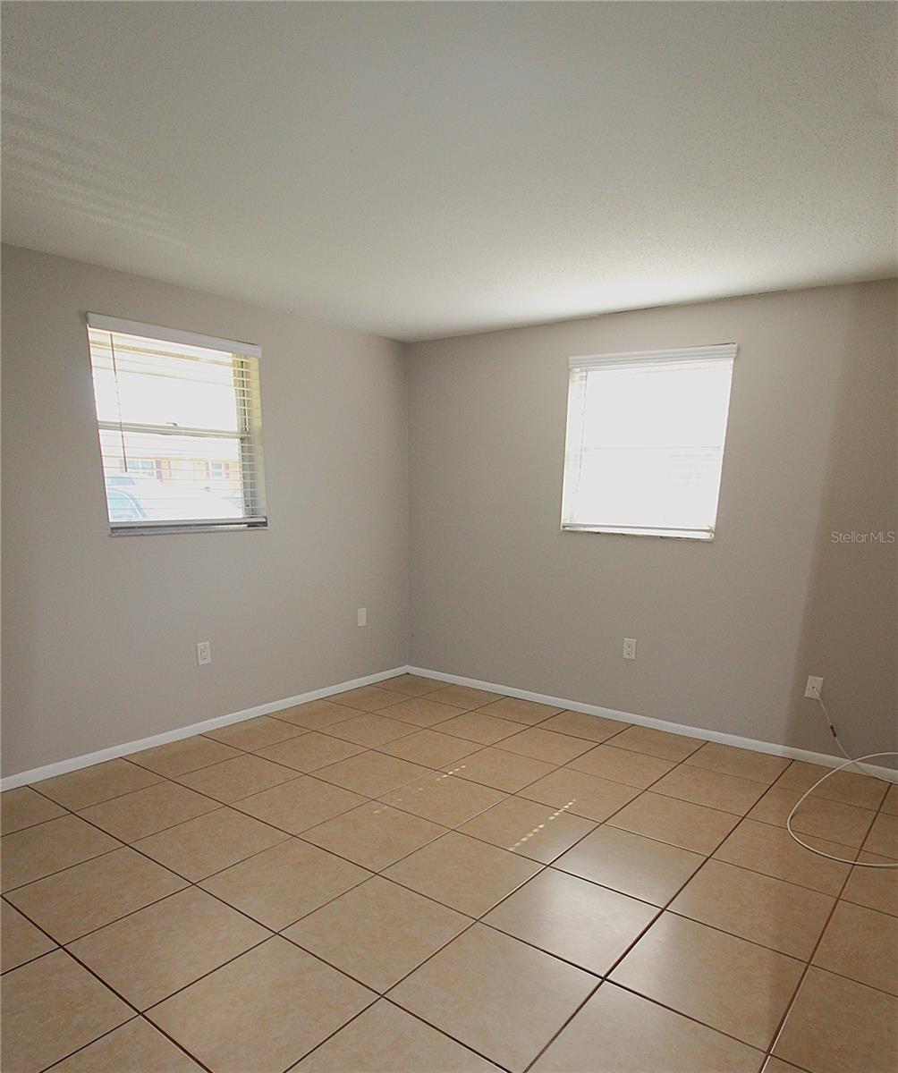 Image 5 of 11 For 536 Briarwood Road