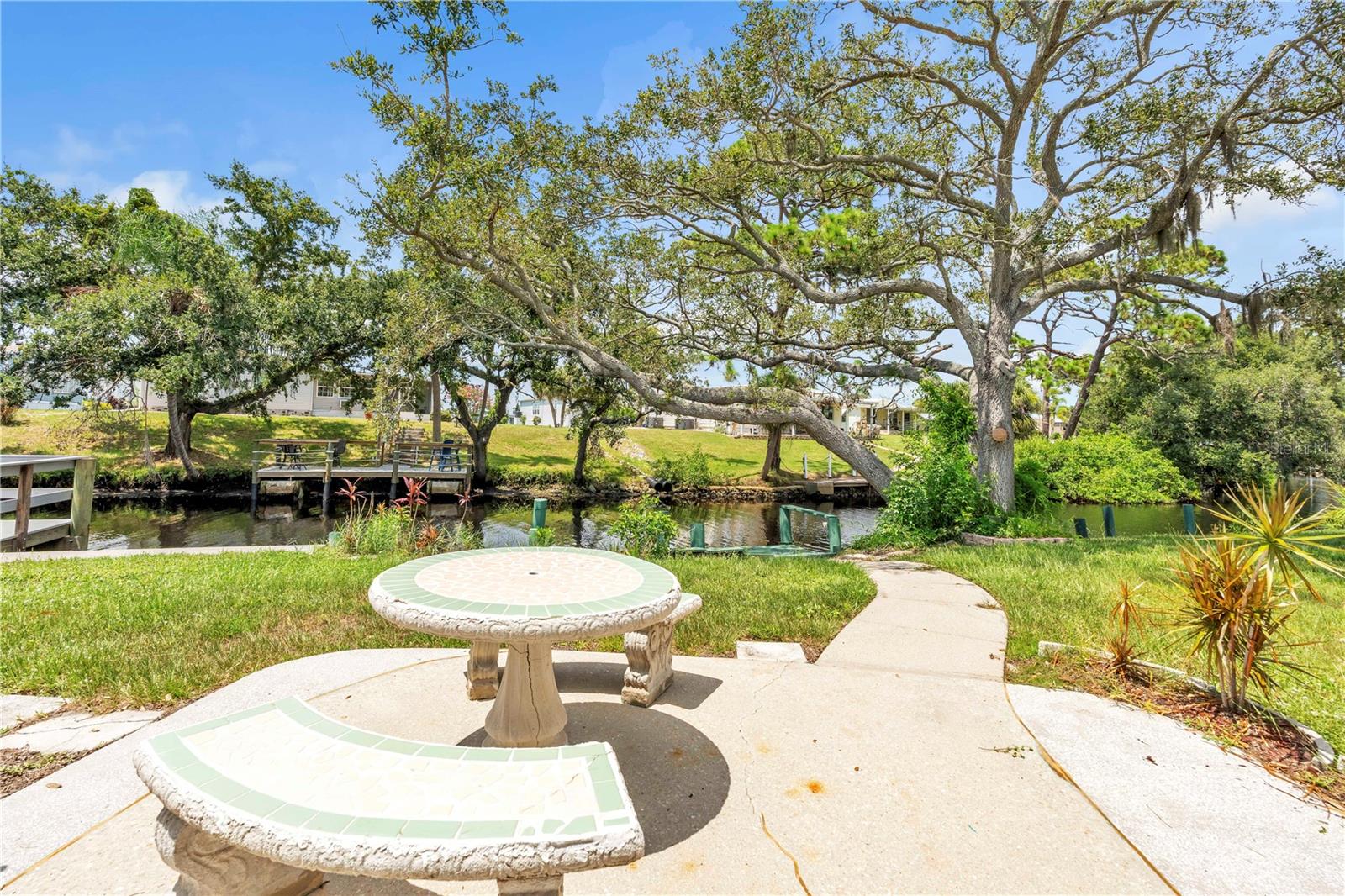 Image 17 of 34 For 129 Brookshire Drive