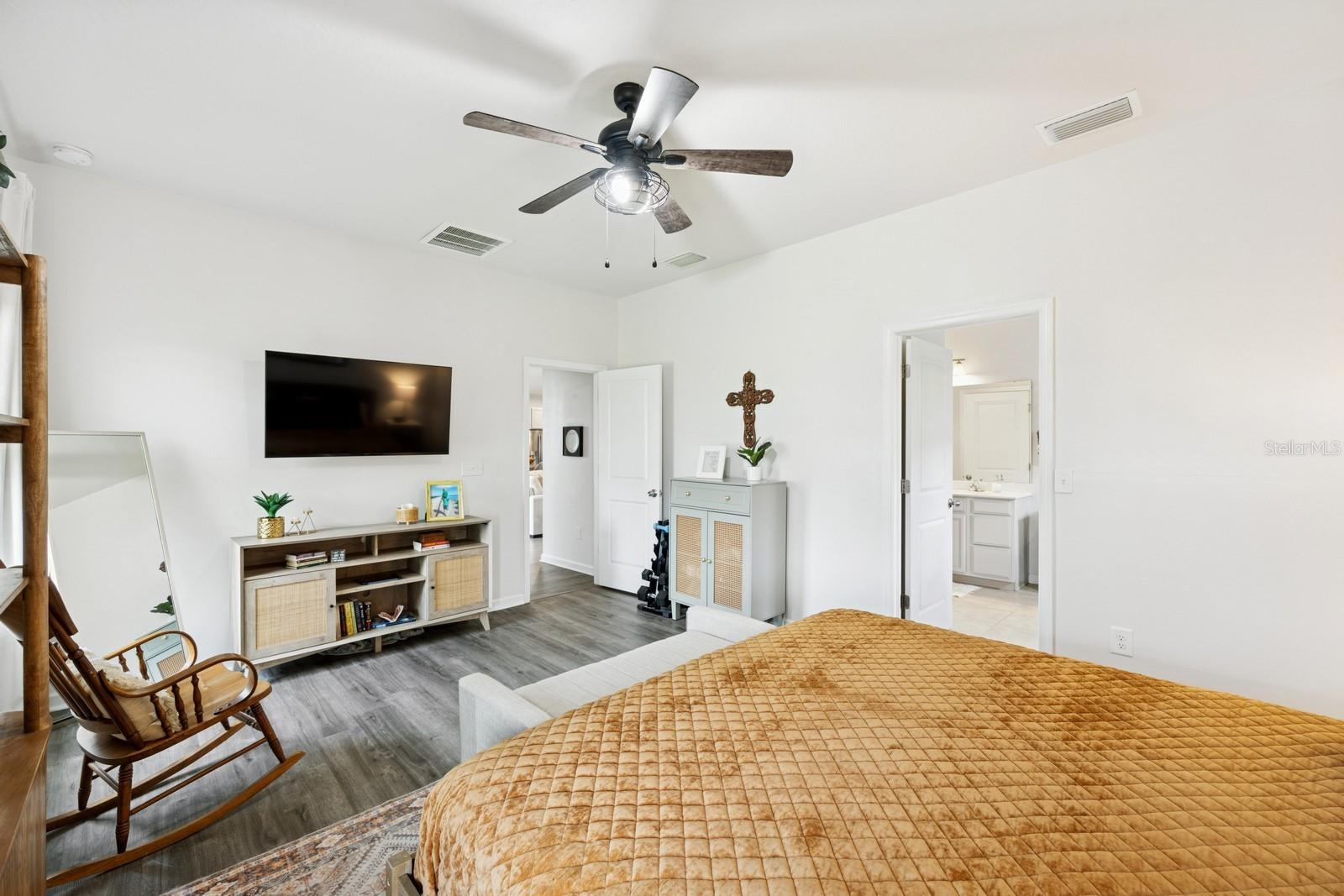 Image 34 of 56 For 11323 63rd Street E