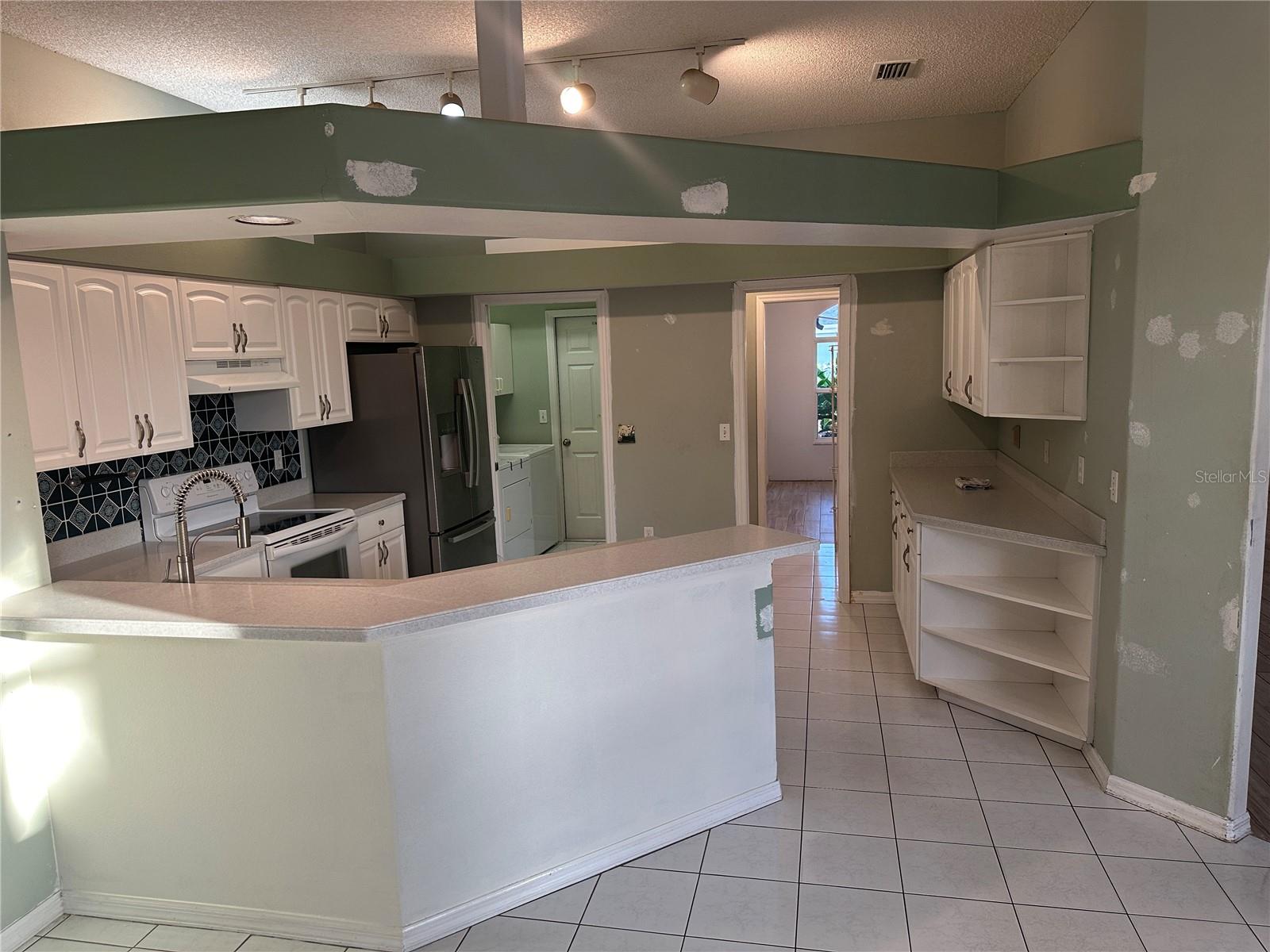 Image 14 of 40 For 7611 49th Avenue E