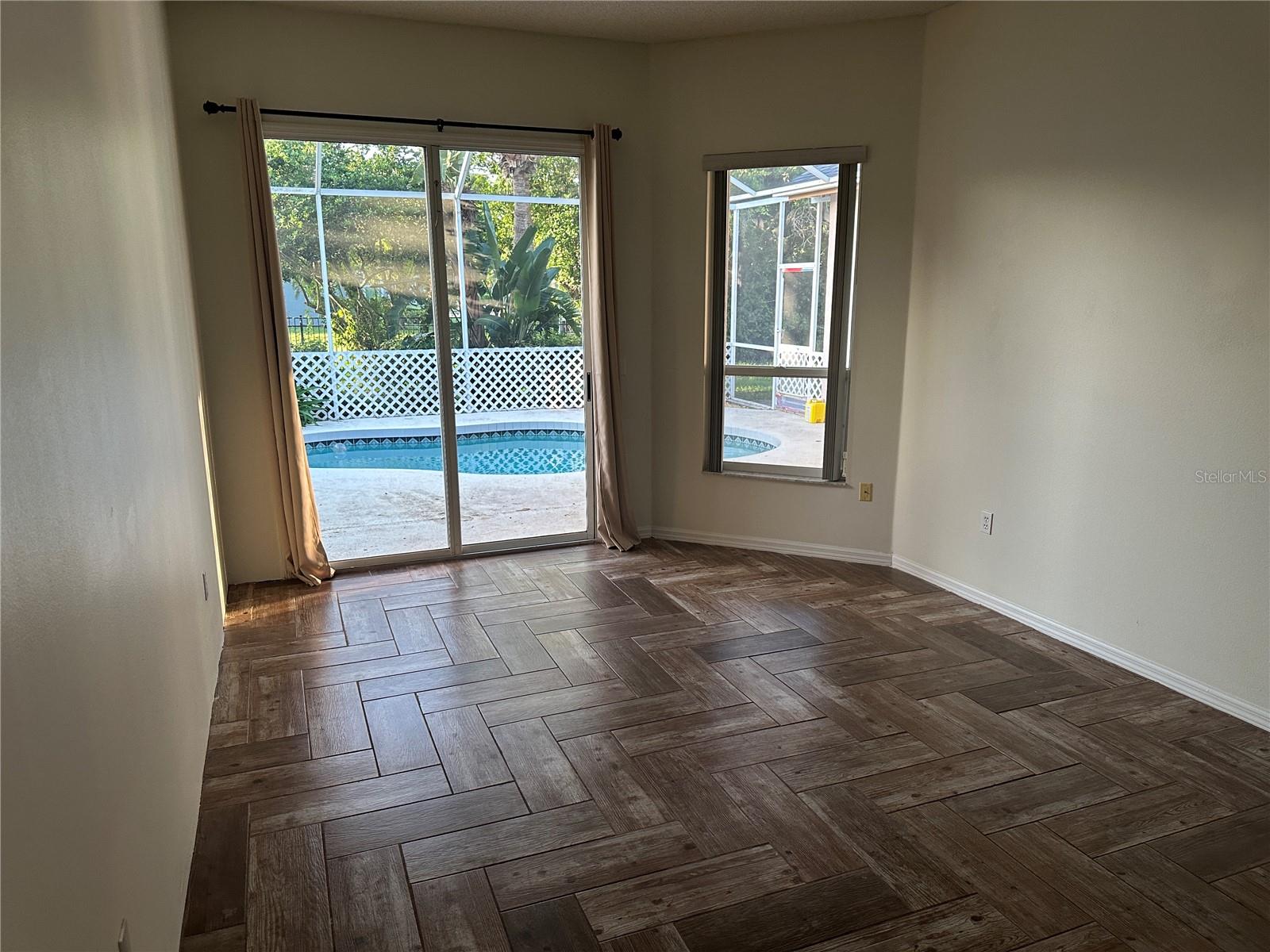 Image 20 of 40 For 7611 49th Avenue E