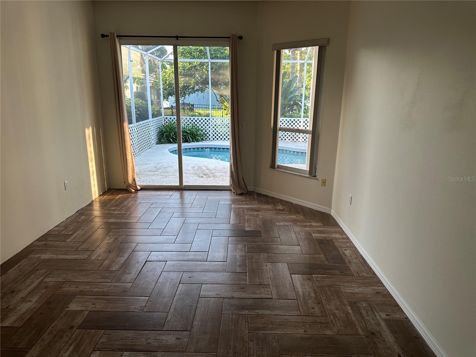 Image 21 of 40 For 7611 49th Avenue E