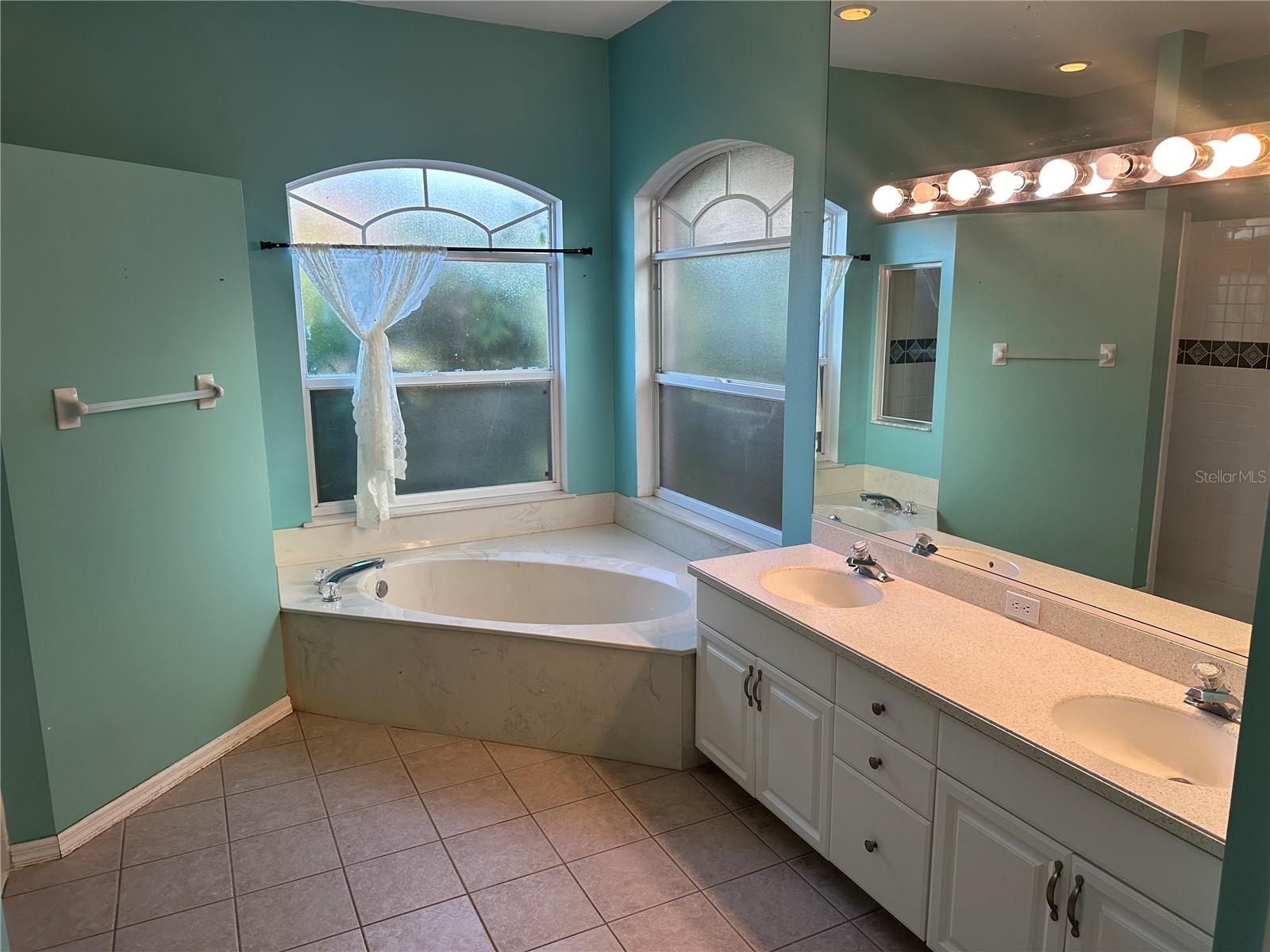 Image 22 of 40 For 7611 49th Avenue E