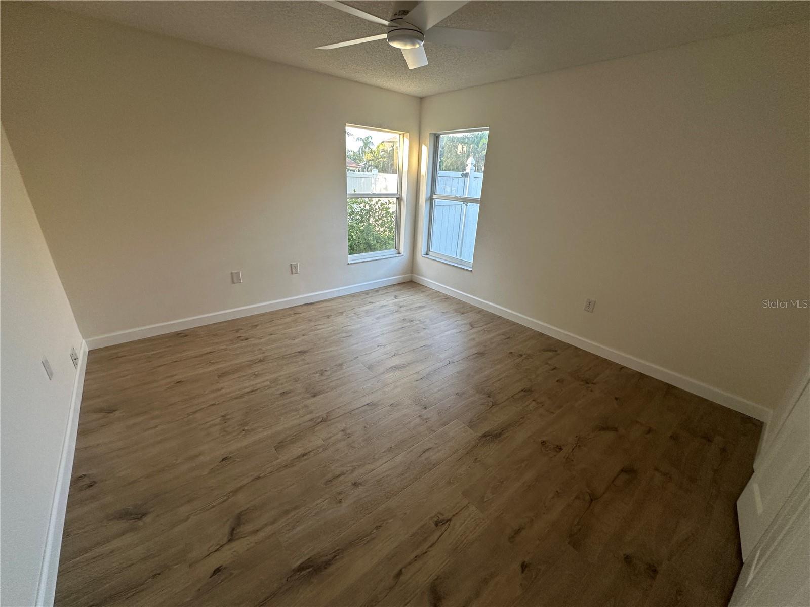 Image 29 of 40 For 7611 49th Avenue E