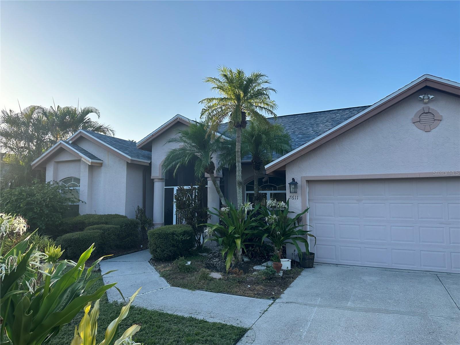 Image 3 of 40 For 7611 49th Avenue E