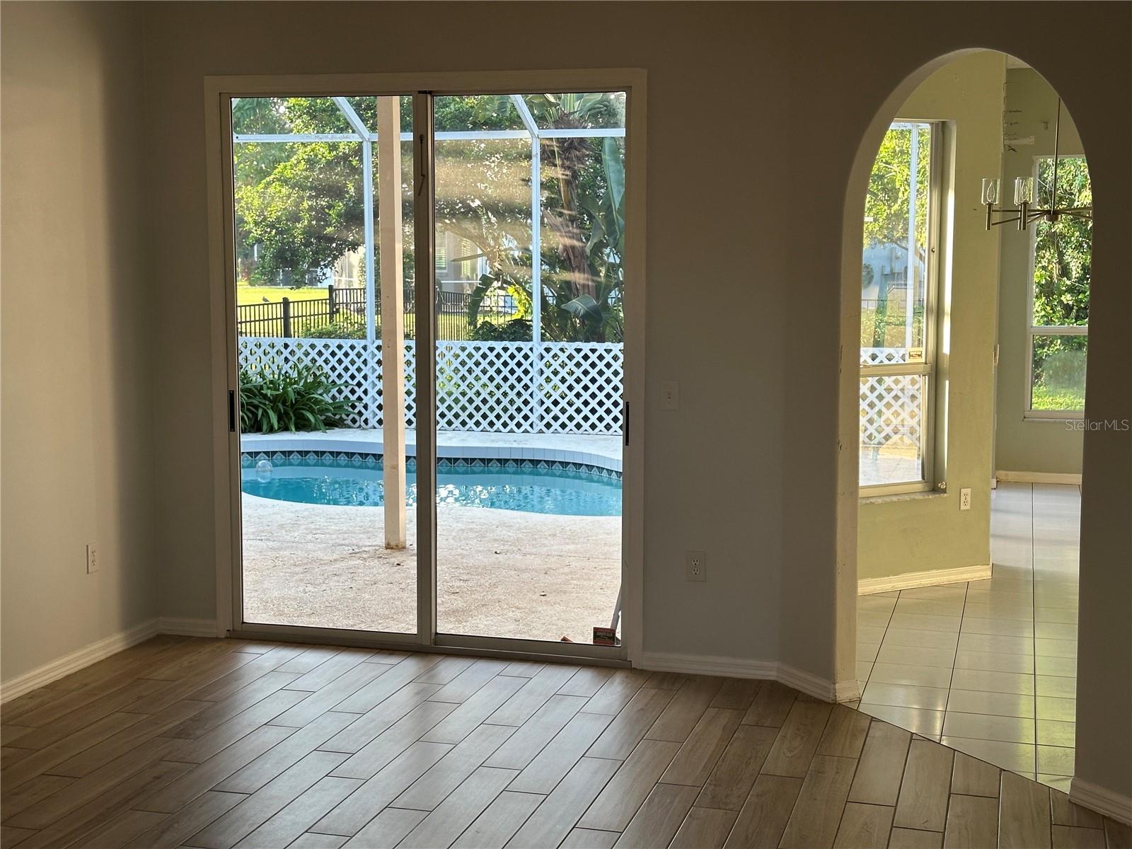 Image 6 of 40 For 7611 49th Avenue E