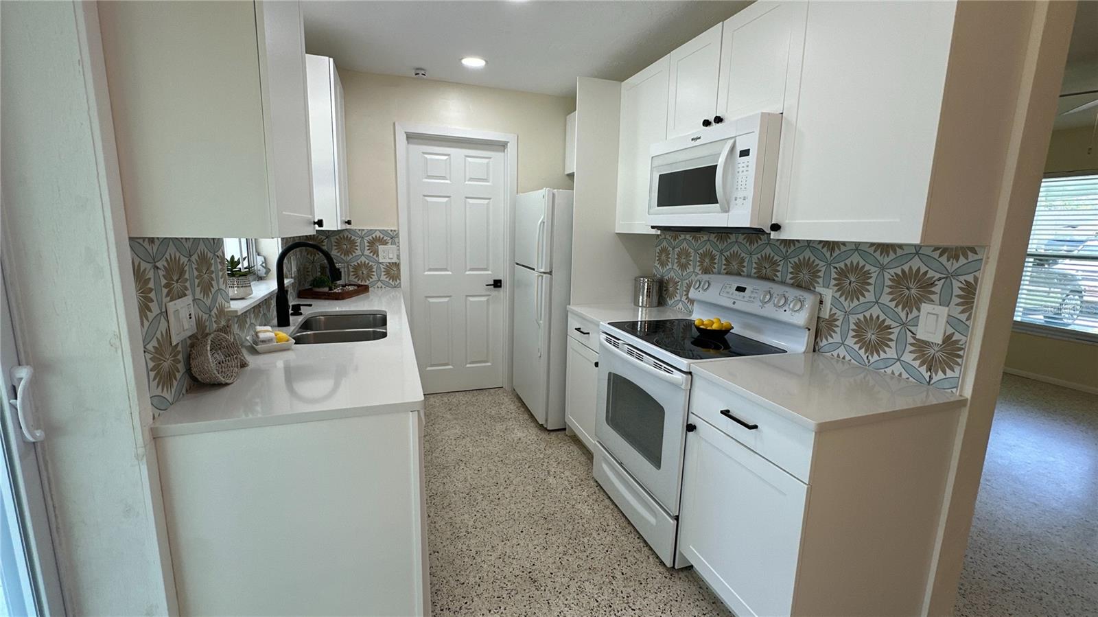 Image 6 of 29 For 5132 Lahaina Drive
