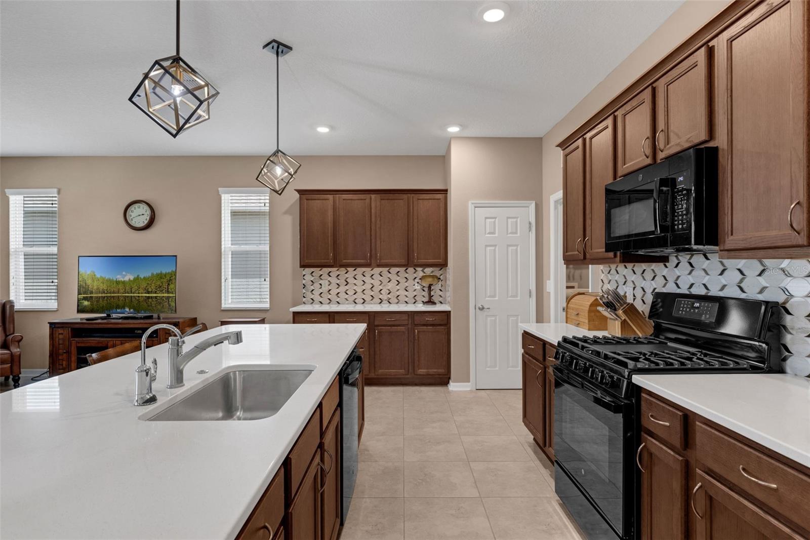 Image 13 of 28 For 8693 76th Street Road