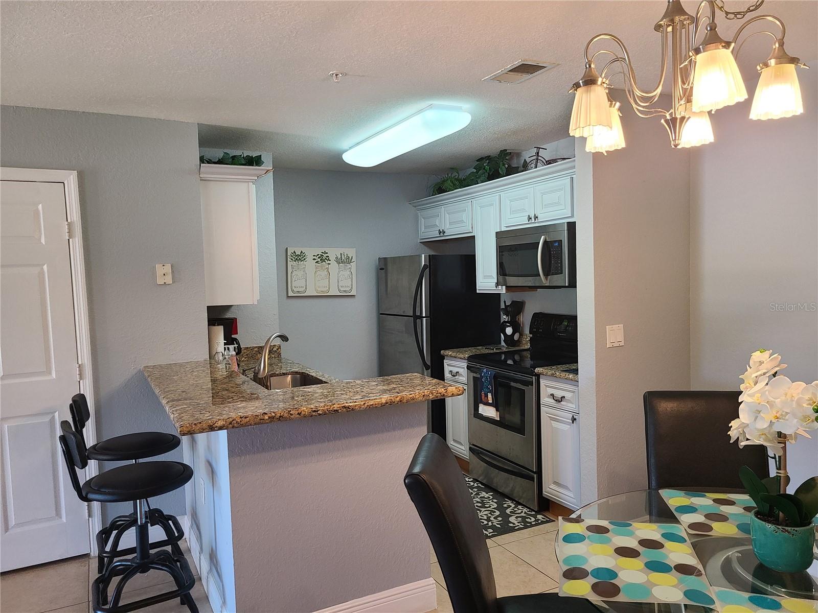 Image 4 of 24 For 8932 Manor Loop 106