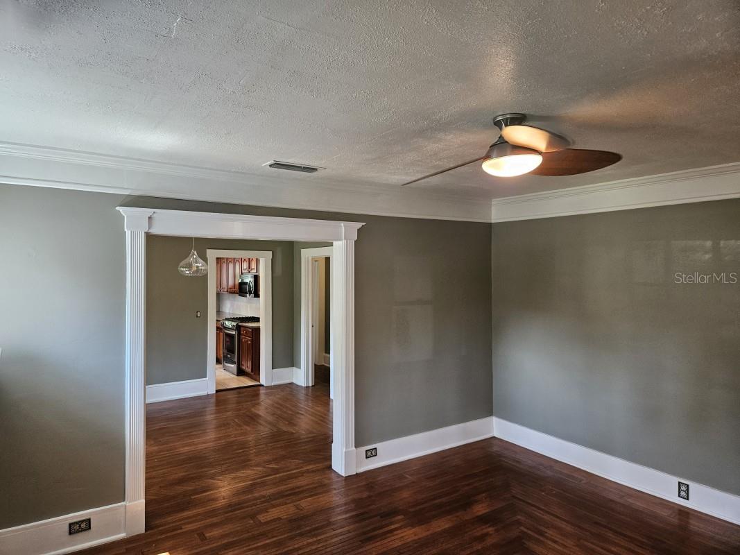 Image 4 of 18 For 1003 Palmer Street