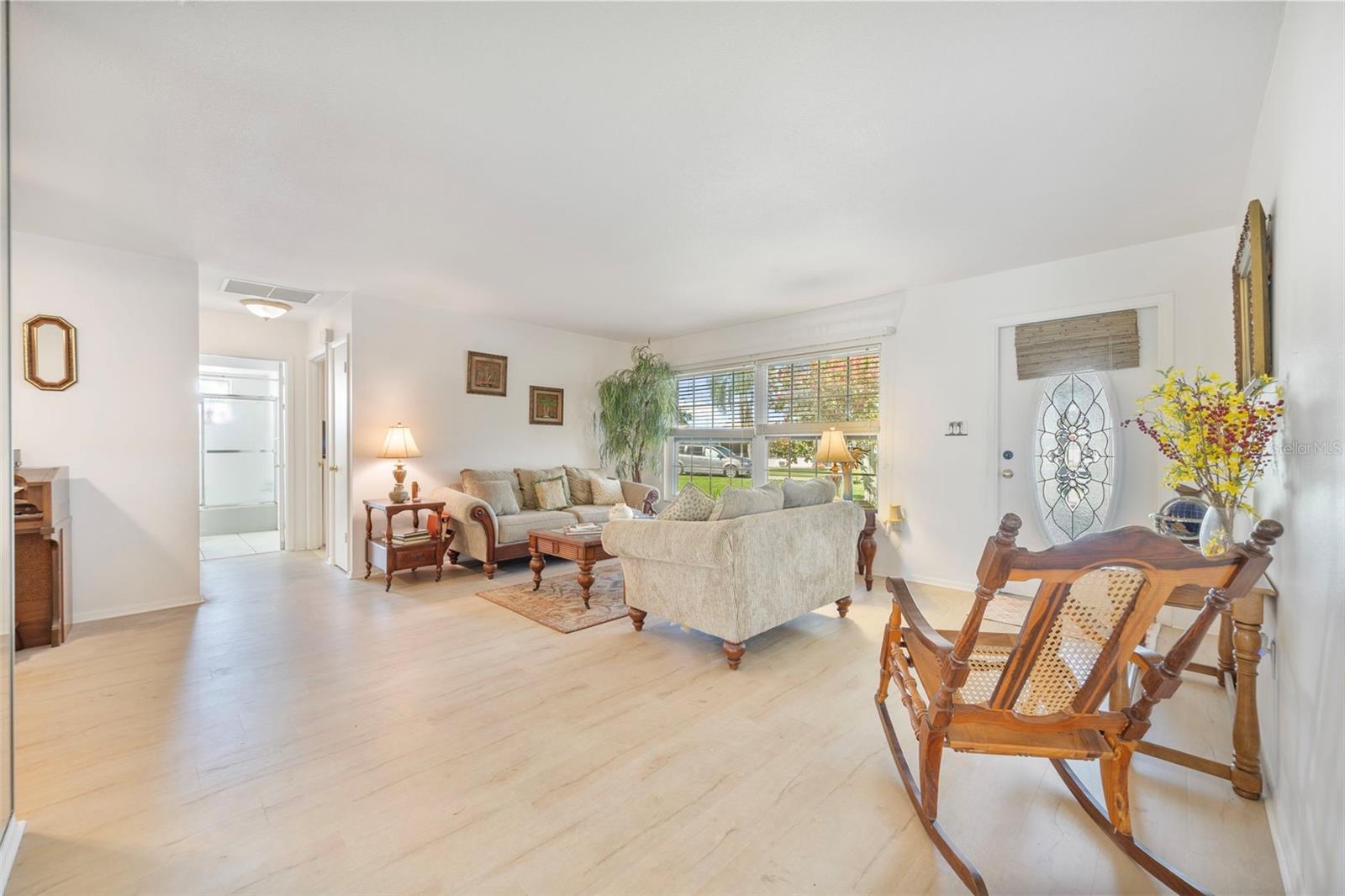 Image 6 of 49 For 805 Mandarin Circle