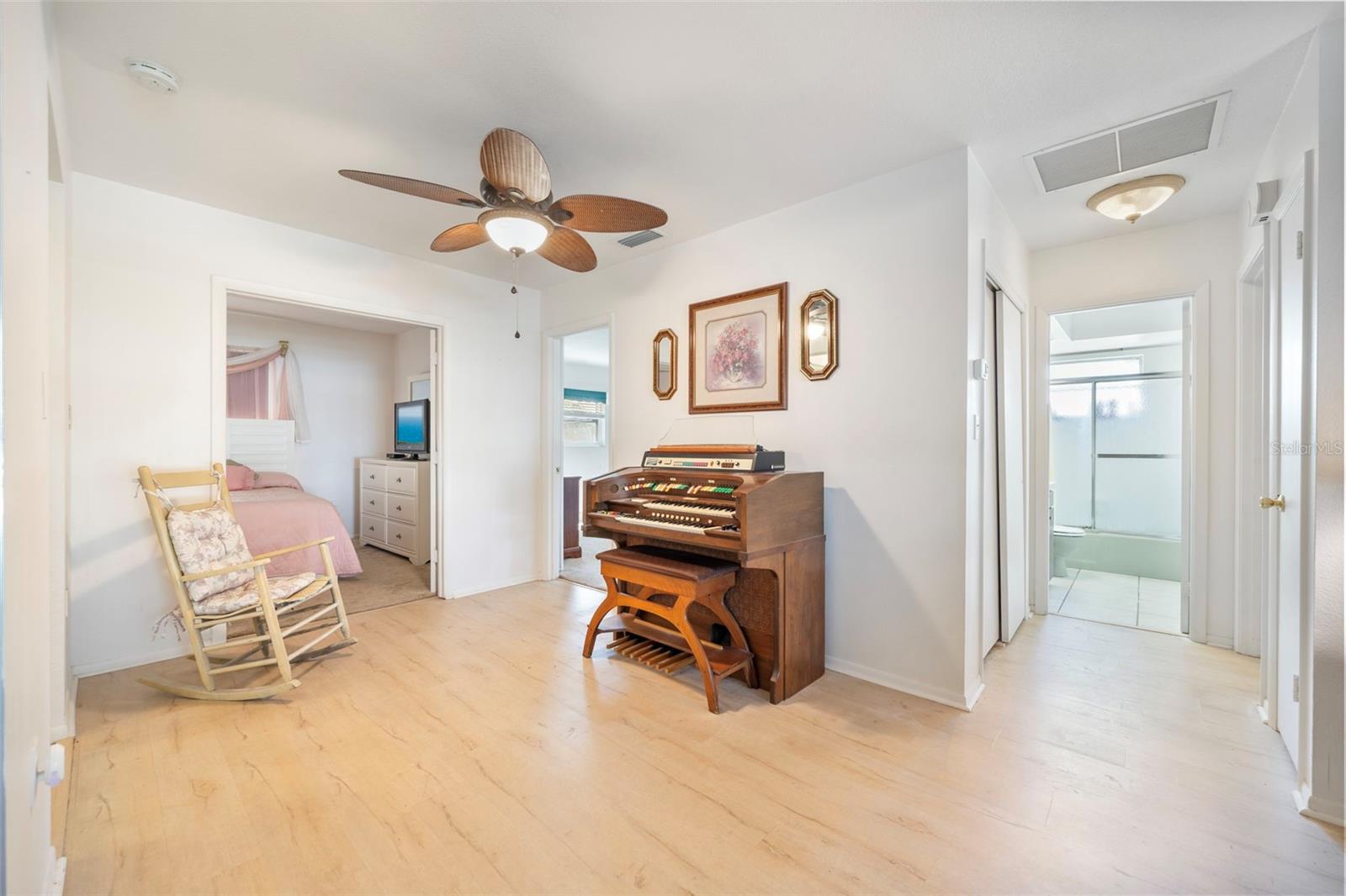 Image 9 of 49 For 805 Mandarin Circle