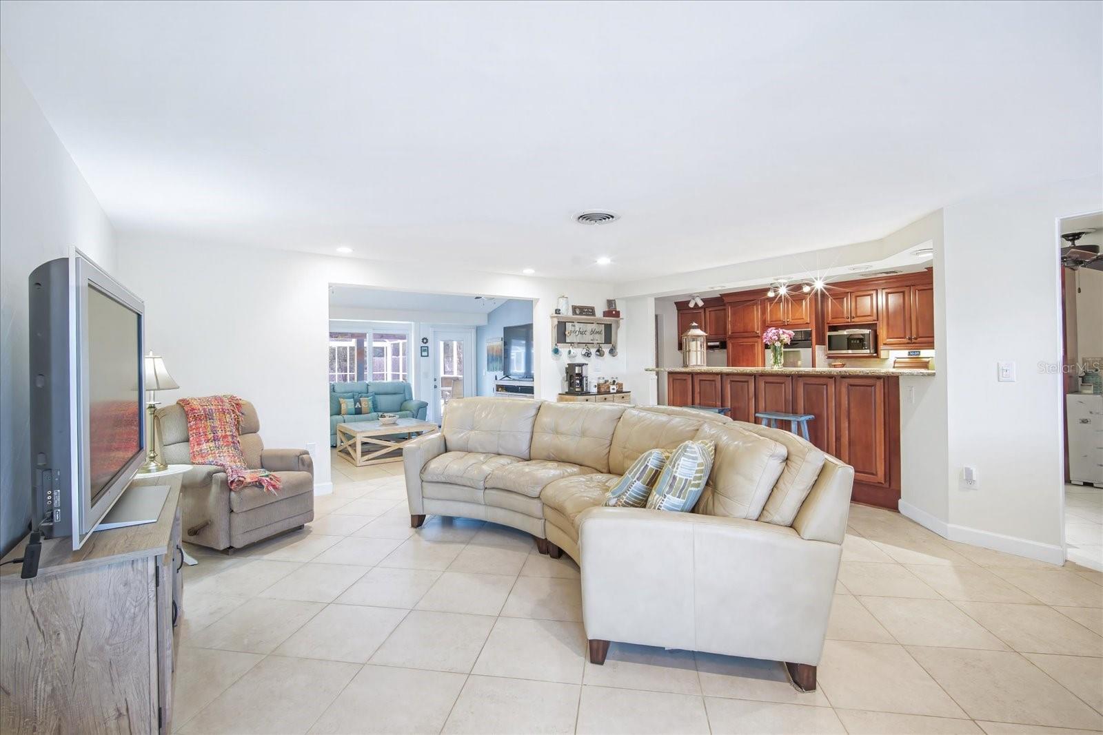 Image 3 of 40 For 1017 Estremadura Drive