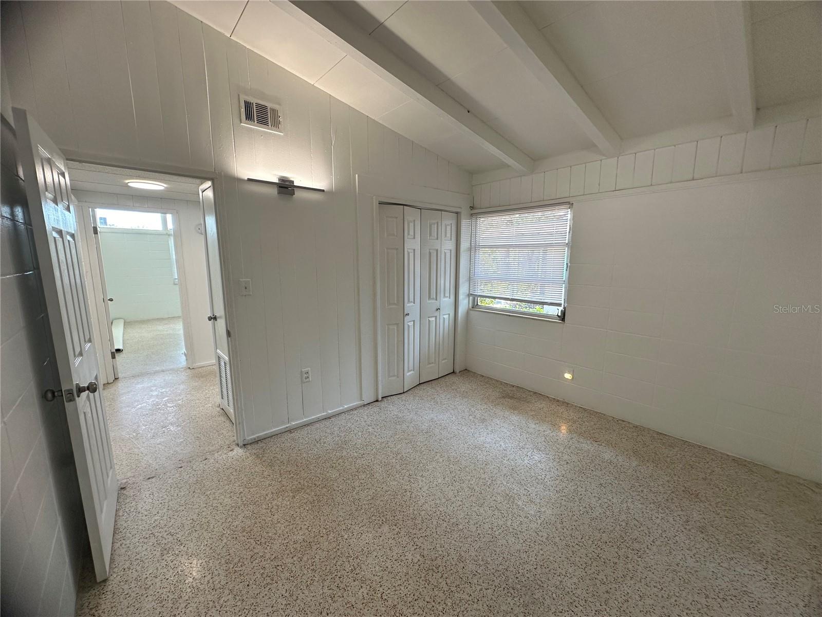Image 6 of 24 For 2223 Bay Street
