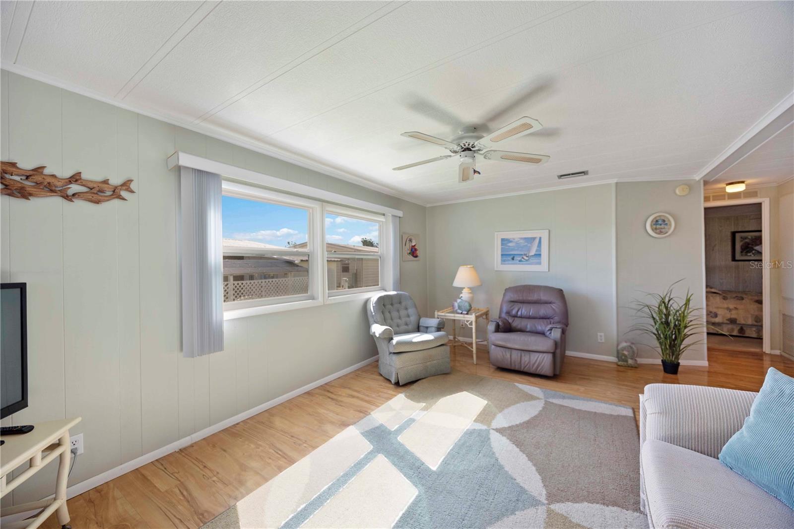 Image 14 of 59 For 4511 14th Street E