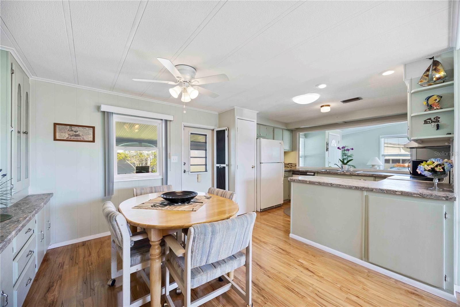 Image 16 of 59 For 4511 14th Street E