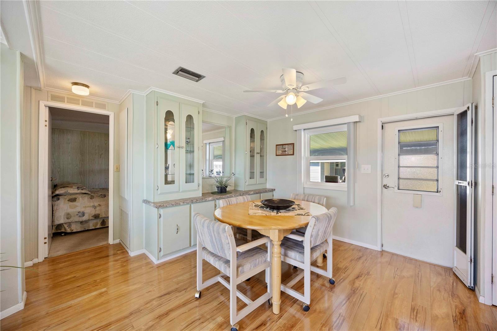 Image 17 of 59 For 4511 14th Street E
