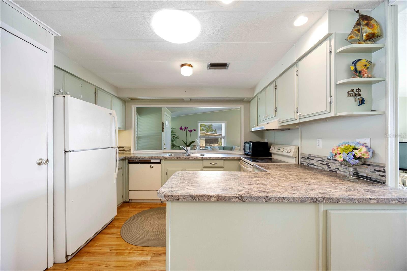 Image 18 of 59 For 4511 14th Street E