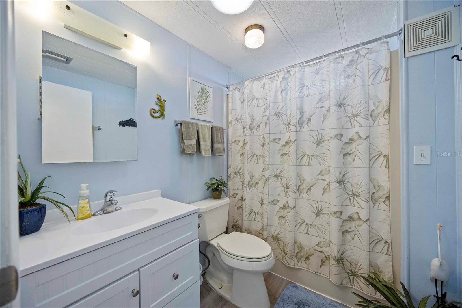 Image 23 of 59 For 4511 14th Street E