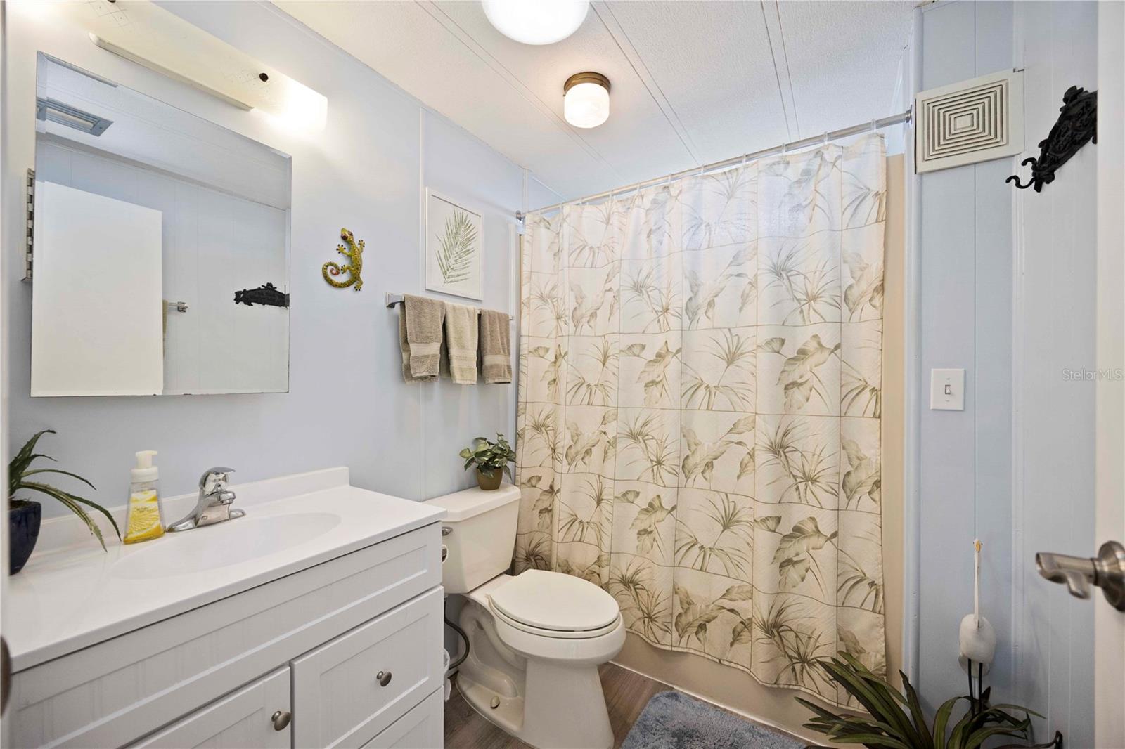 Image 28 of 59 For 4511 14th Street E