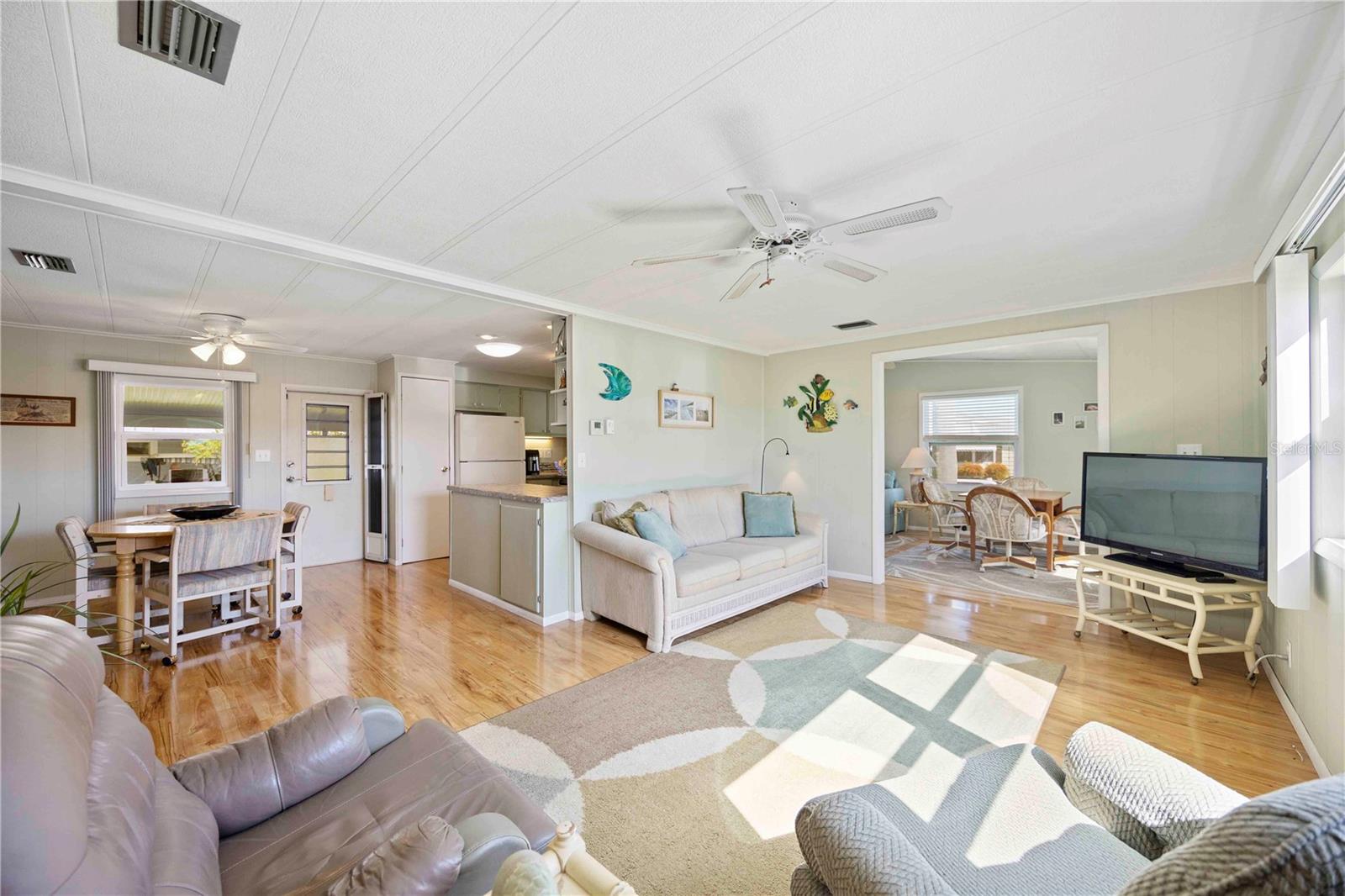 Image 3 of 59 For 4511 14th Street E