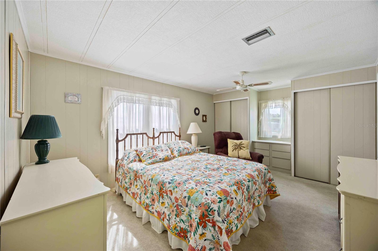 Image 5 of 59 For 4511 14th Street E