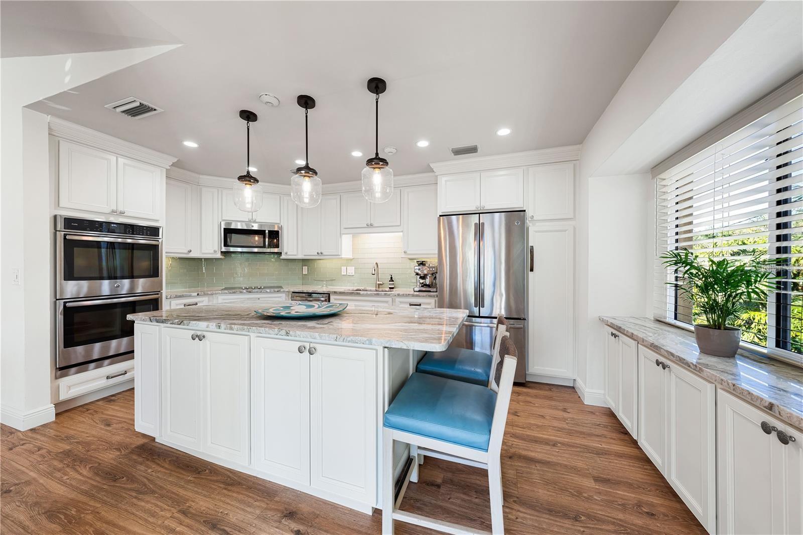 Image 12 of 40 For 858 Hudson Avenue 858