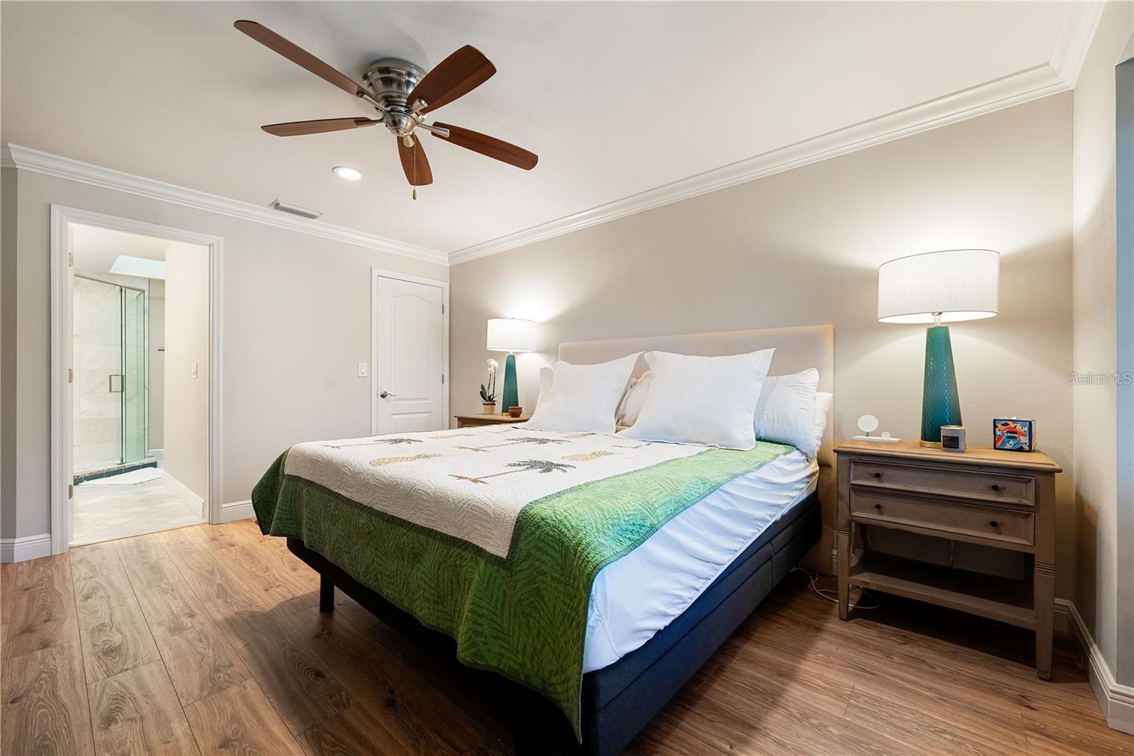 Image 19 of 40 For 858 Hudson Avenue 858