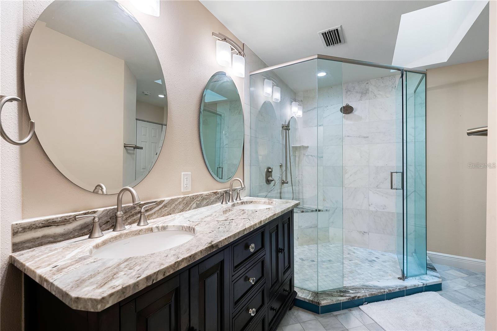Image 21 of 40 For 858 Hudson Avenue 858