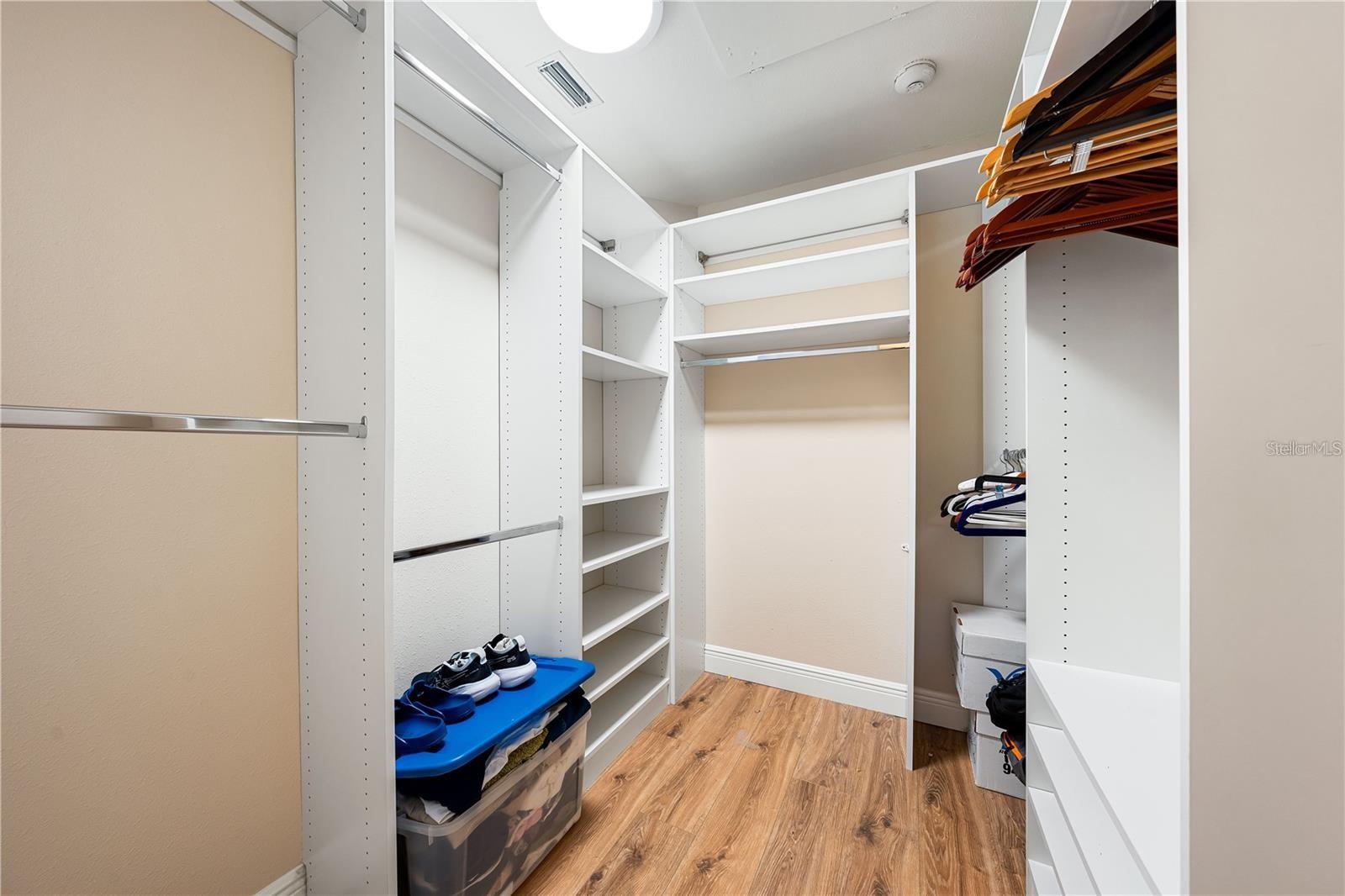 Image 23 of 40 For 858 Hudson Avenue 858