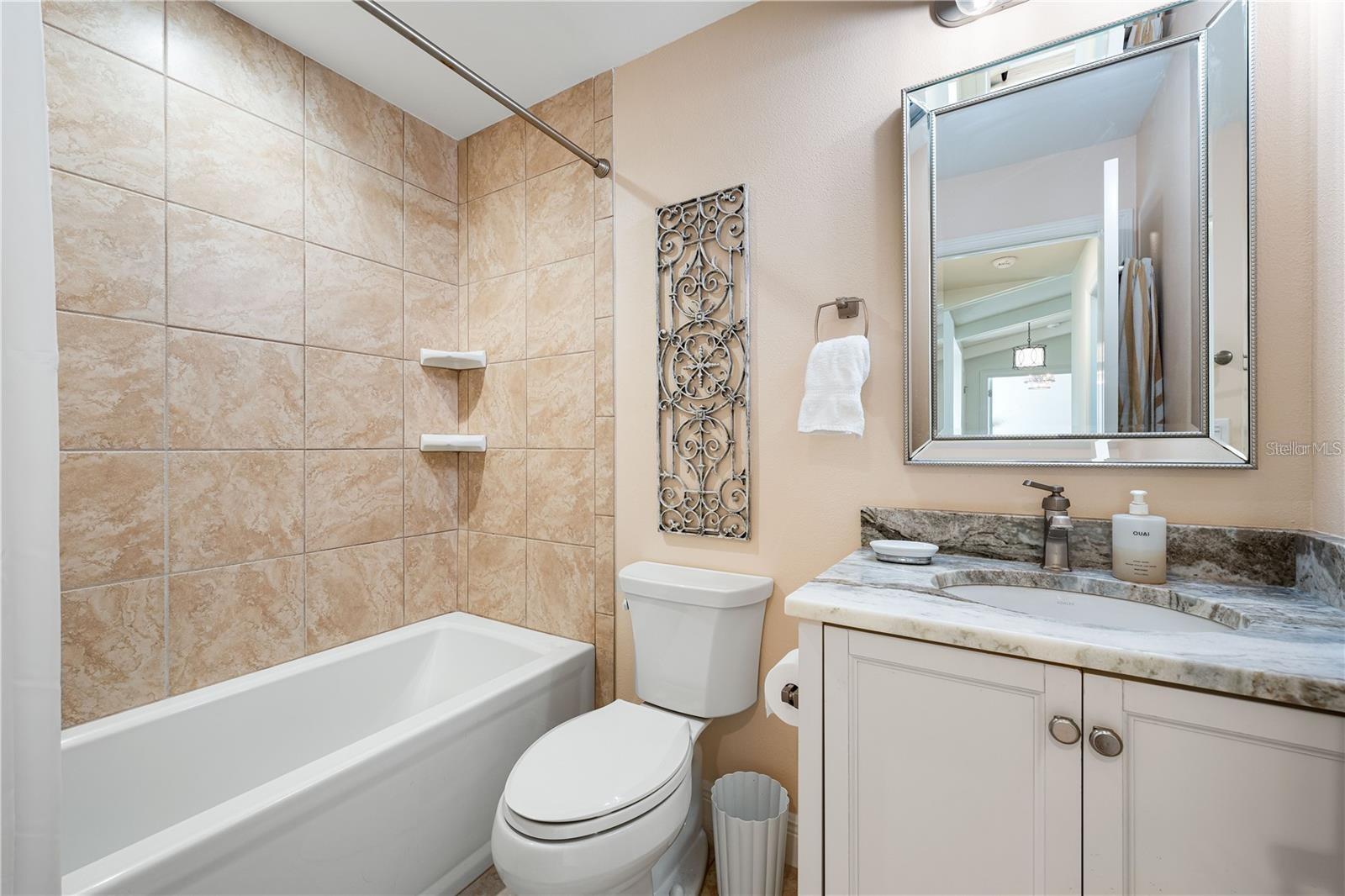 Image 25 of 40 For 858 Hudson Avenue 858