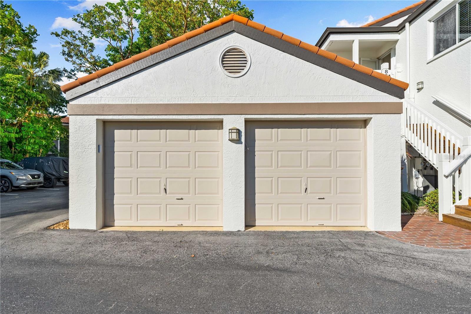 Image 33 of 40 For 858 Hudson Avenue 858