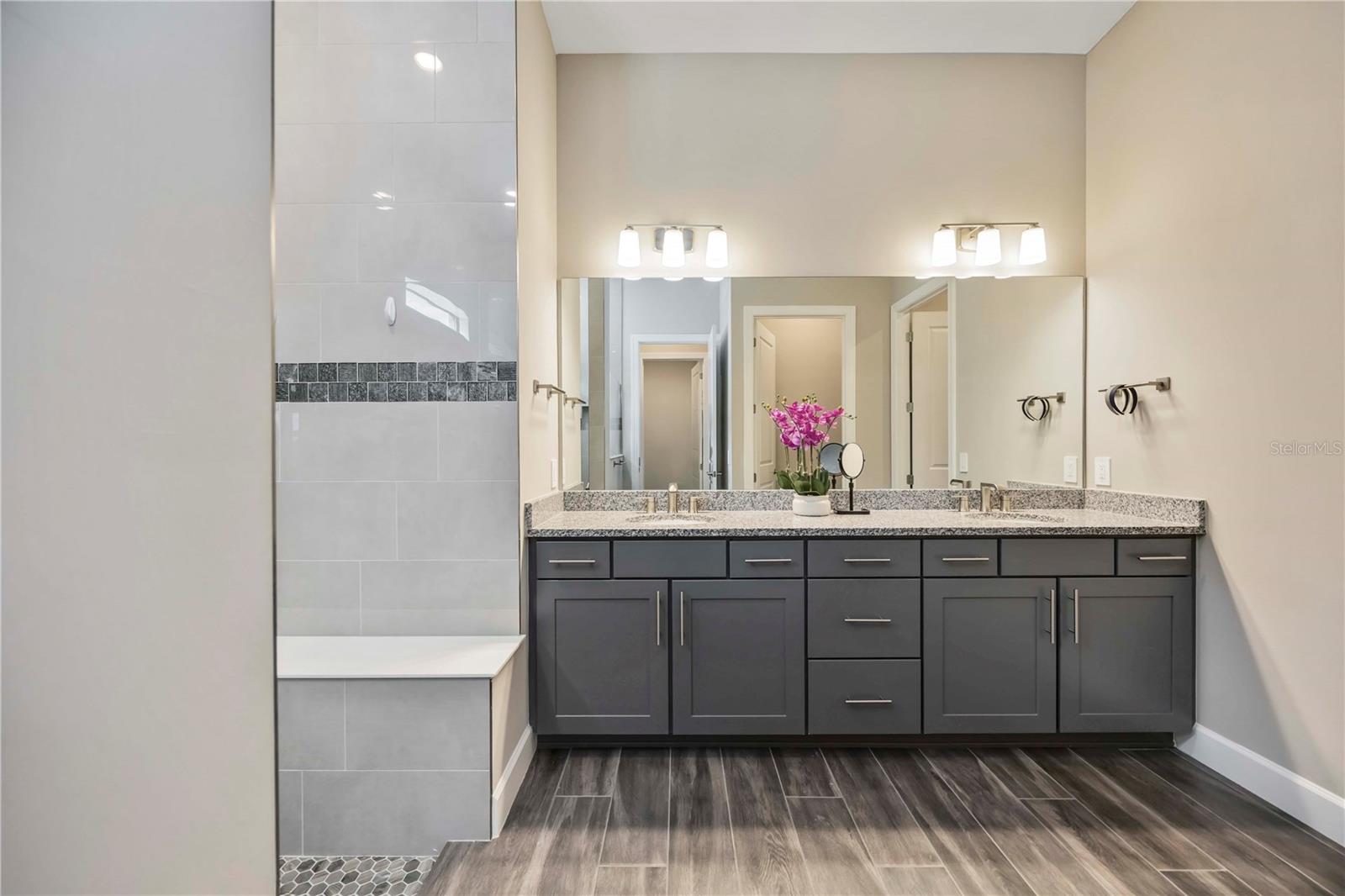 Image 21 of 60 For 18009 Northwood Place