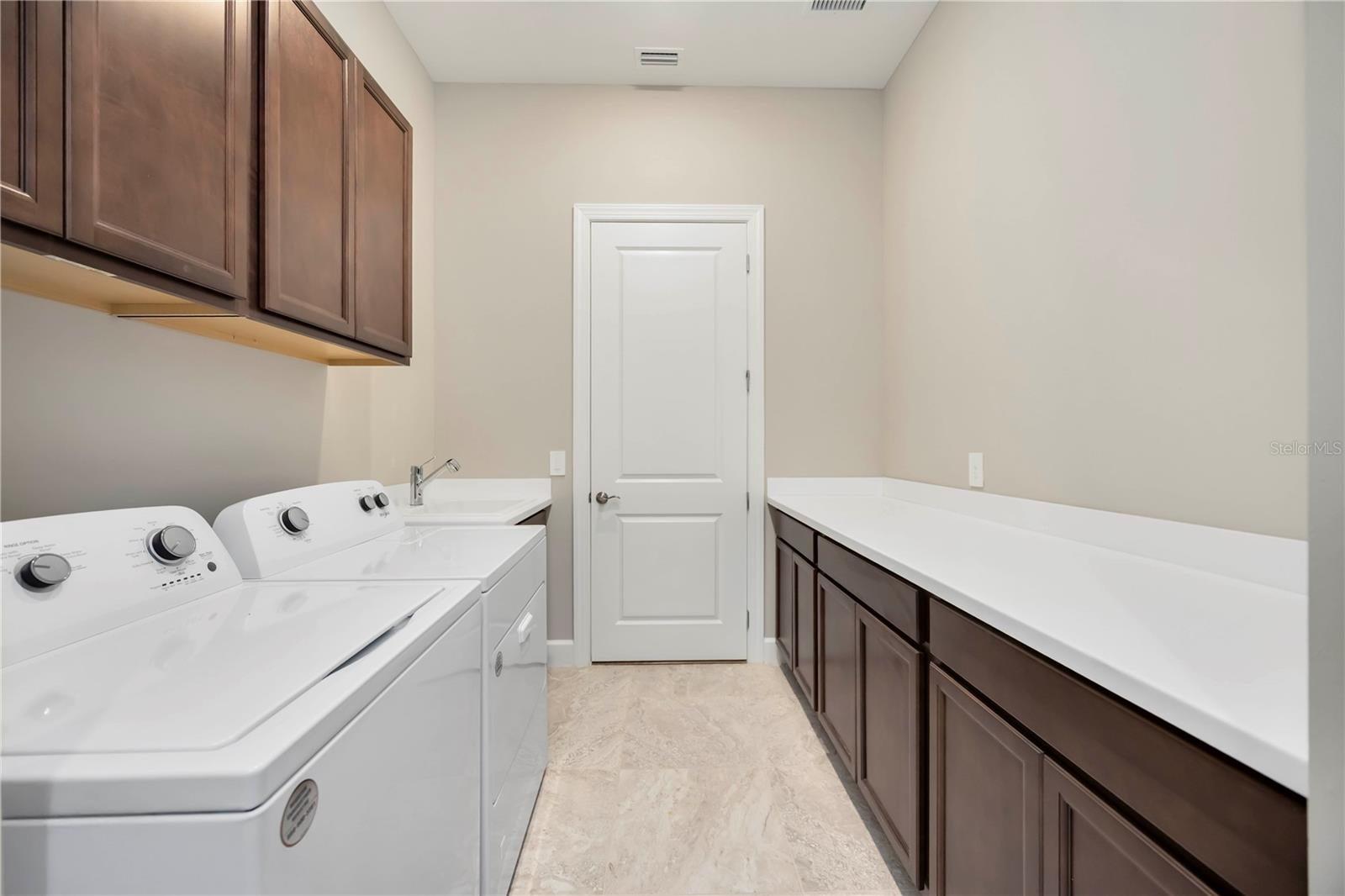 Image 26 of 60 For 18009 Northwood Place