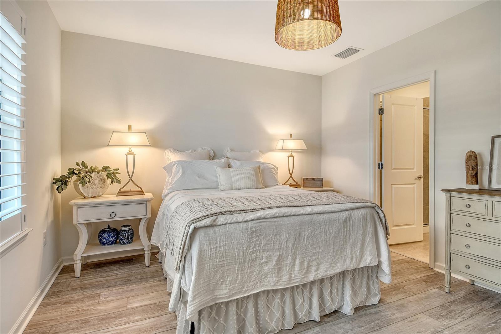 Image 11 of 26 For 6564 Silverstar Drive