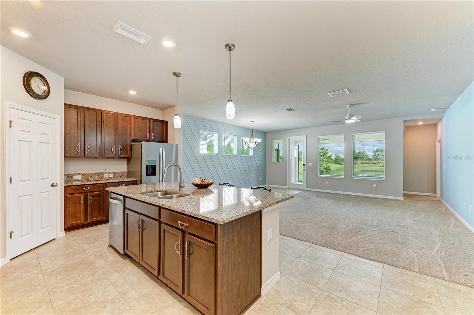 Image 18 of 79 For 8009 Trimbelle Terrace
