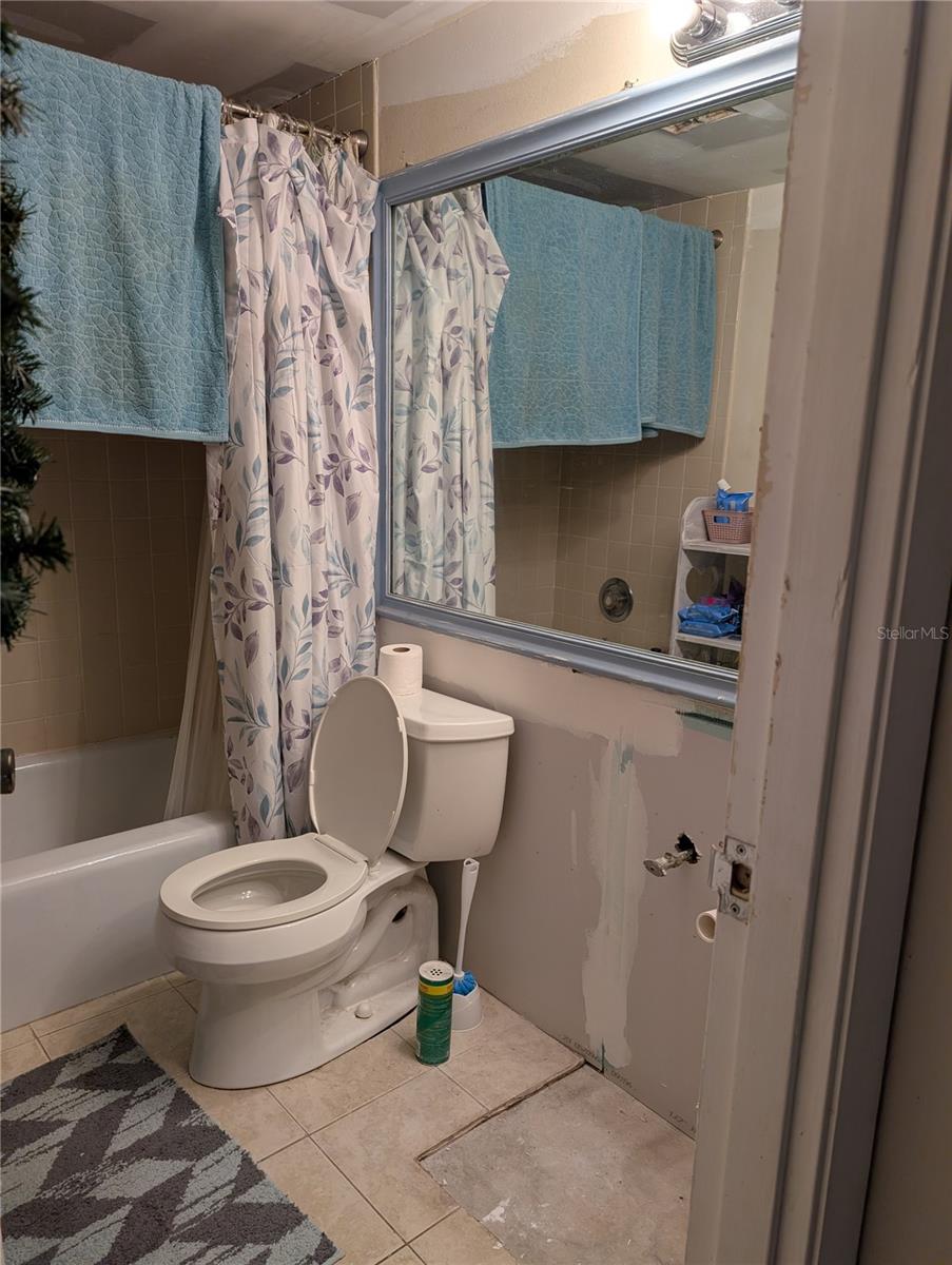 Image 10 of 14 For 2763 Woodgate Lane 201