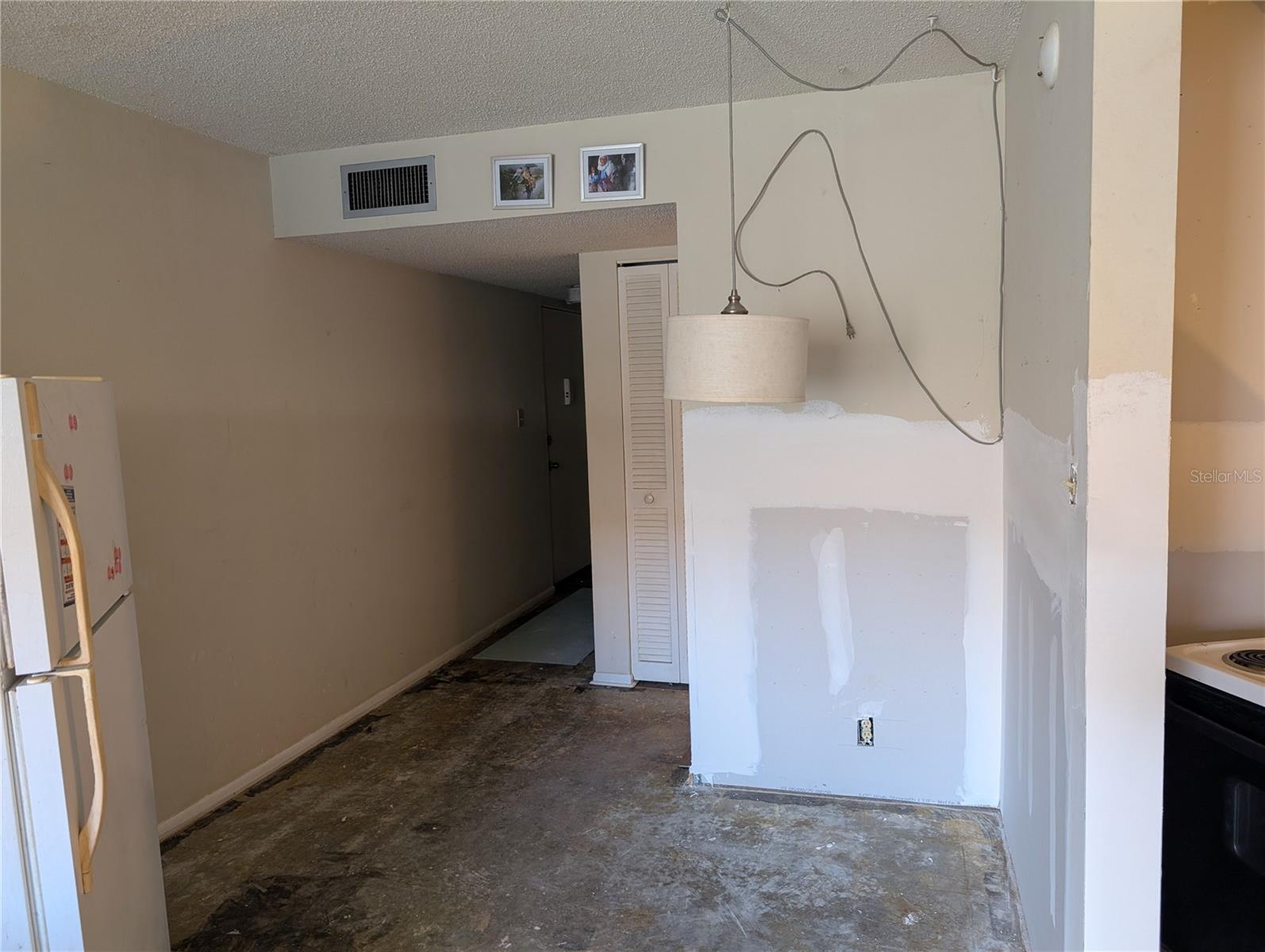 Image 11 of 14 For 2763 Woodgate Lane 201