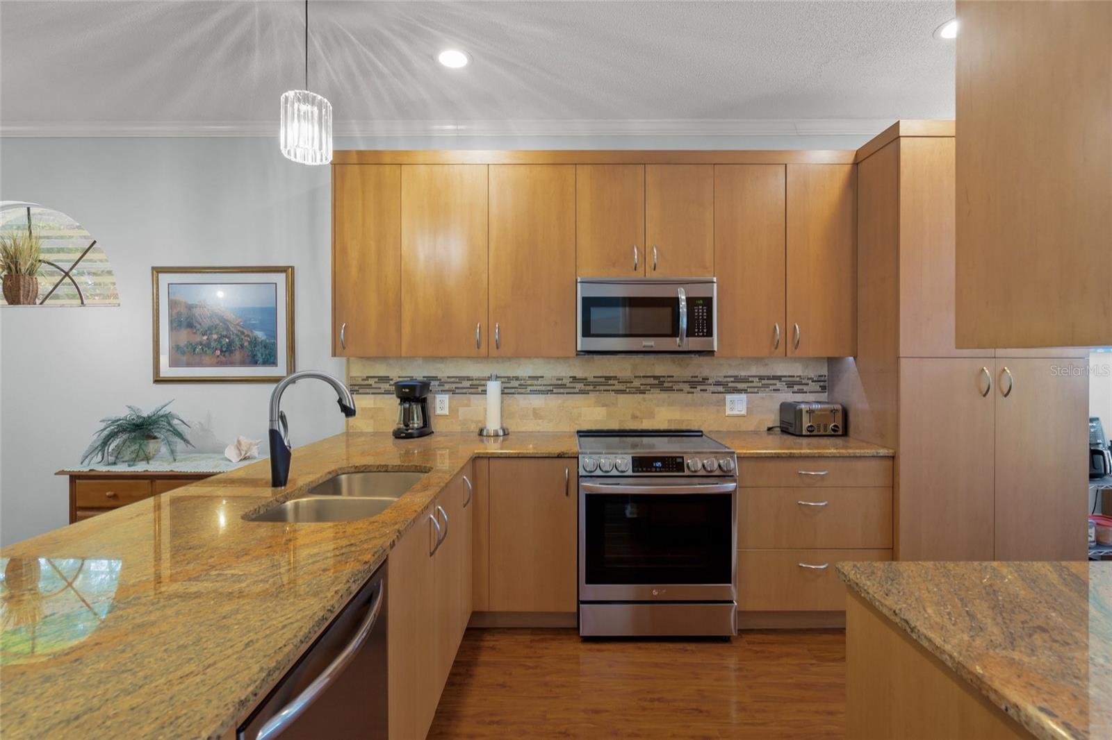 Image 6 of 35 For 4098 Westbourne Circle