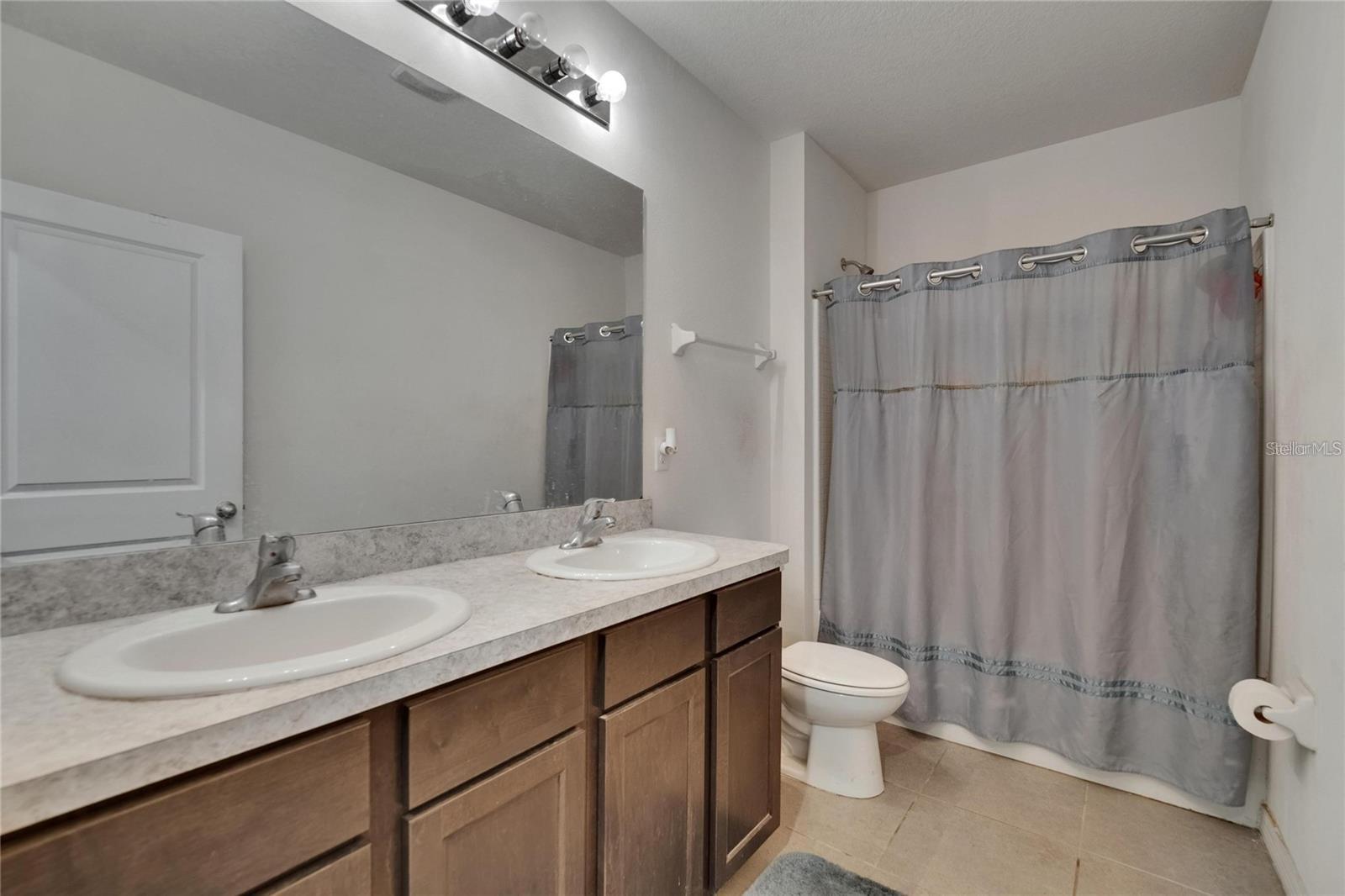 Image 33 of 42 For 14153 Arbor Pines Drive